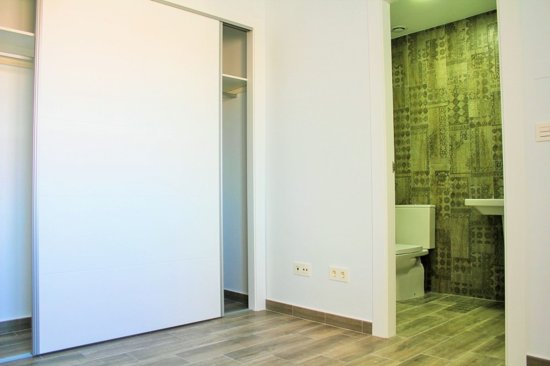 Condominium in Alicante (Alacant), Comunidad Valenciana 11252080