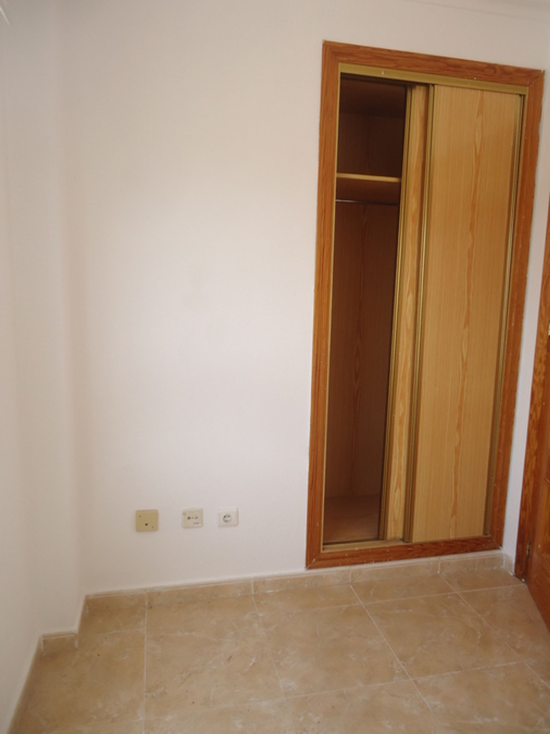 Condominium in Guardamar del Segura, Comunidad Valenciana 11252442