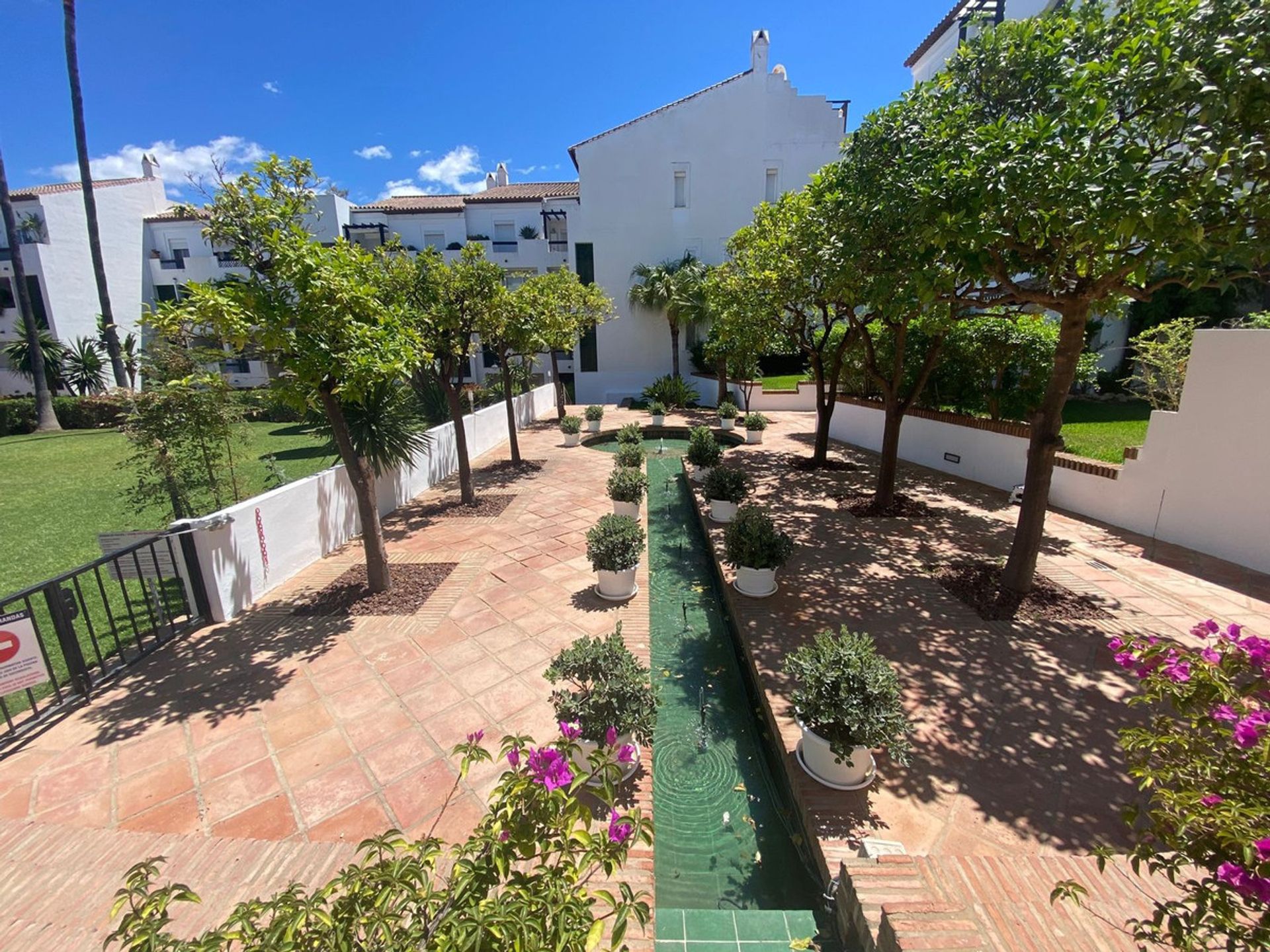 Кондоминиум в Estepona, Andalucía 11252679