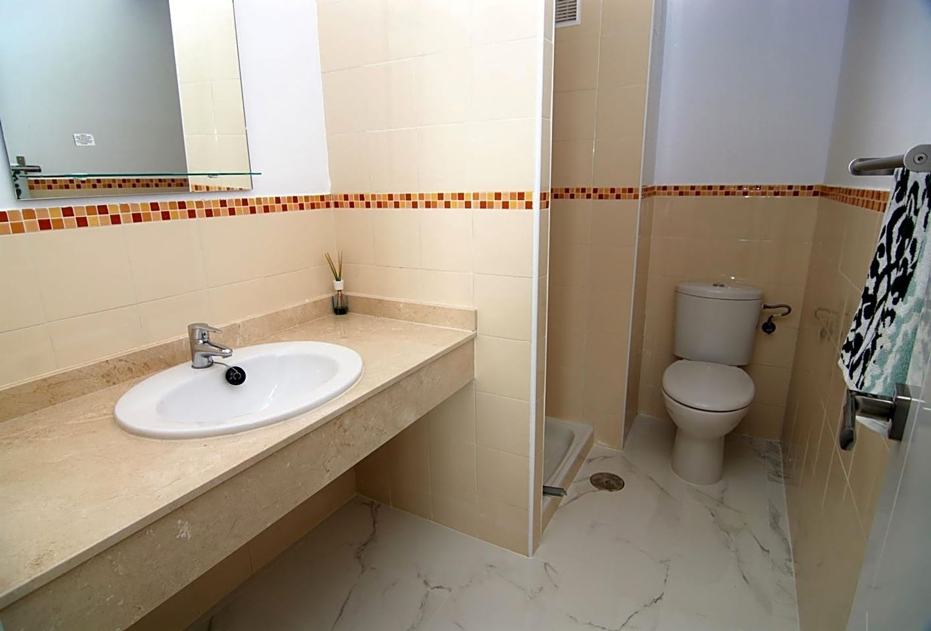 Condominium in Fuengirola, Andalusia 11253234