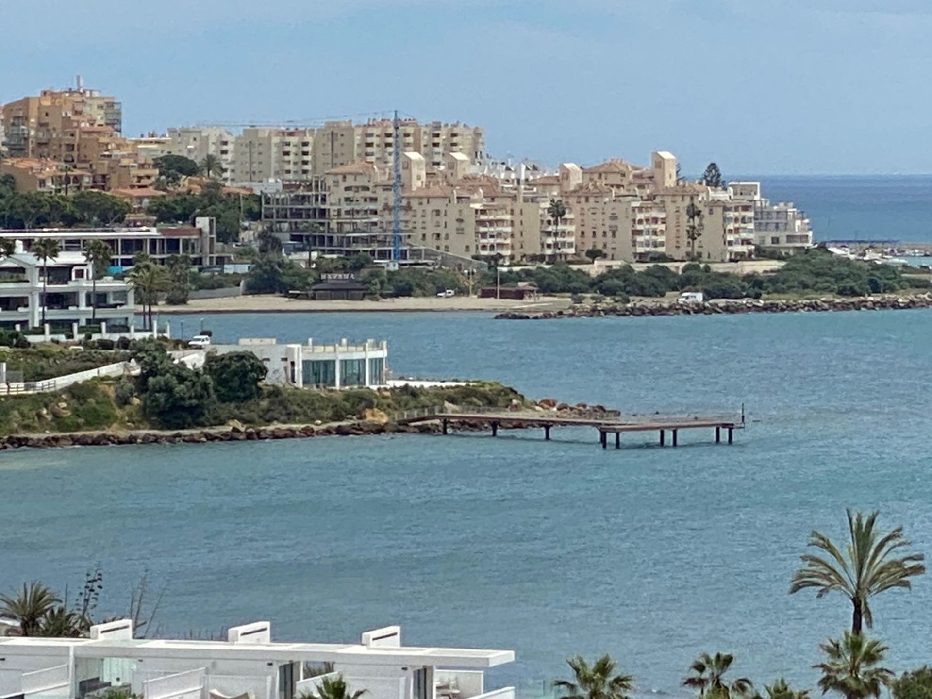 公寓 在 Estepona, Andalucía 11256159