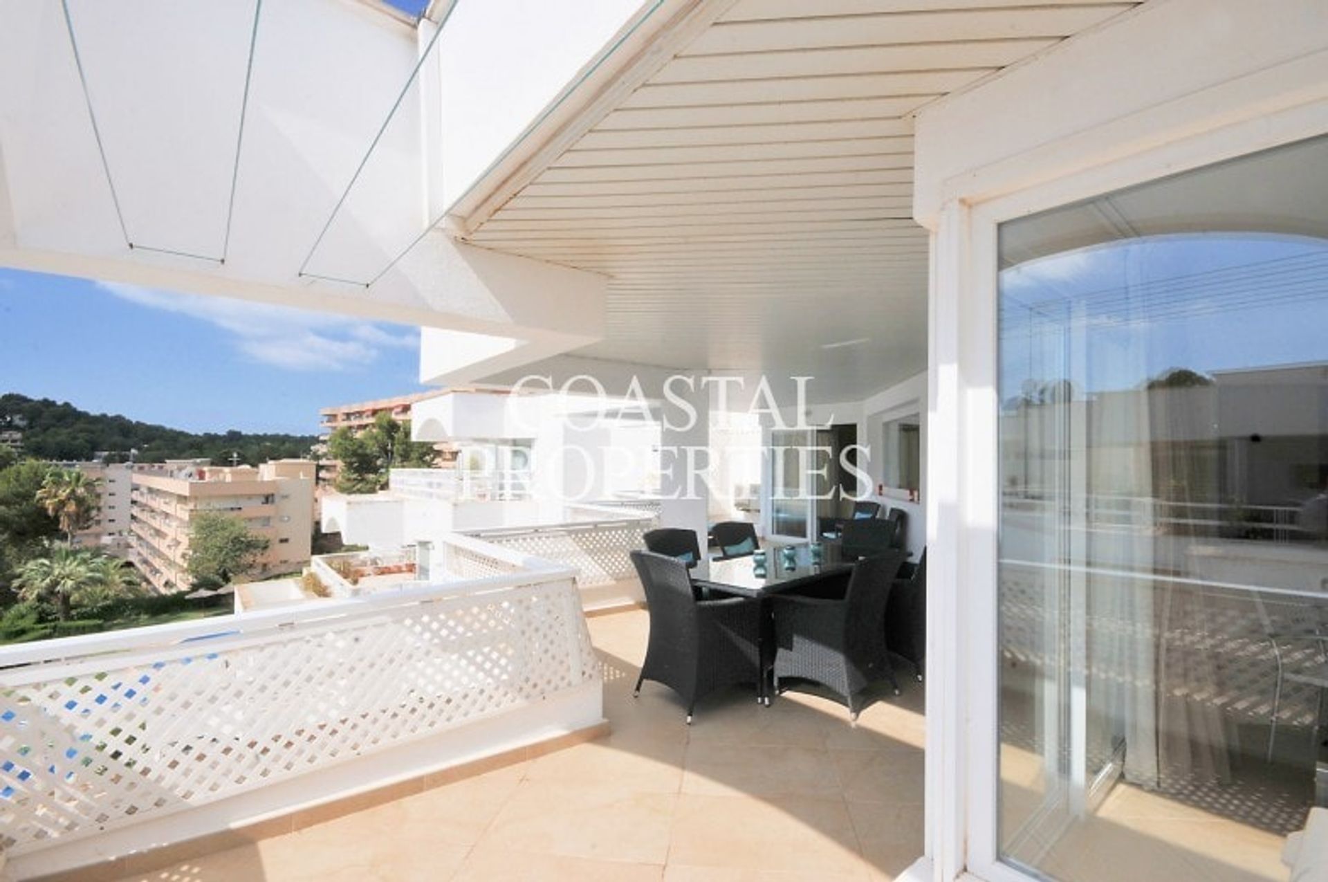 Condominium in Calvia, De Balearen 11256178