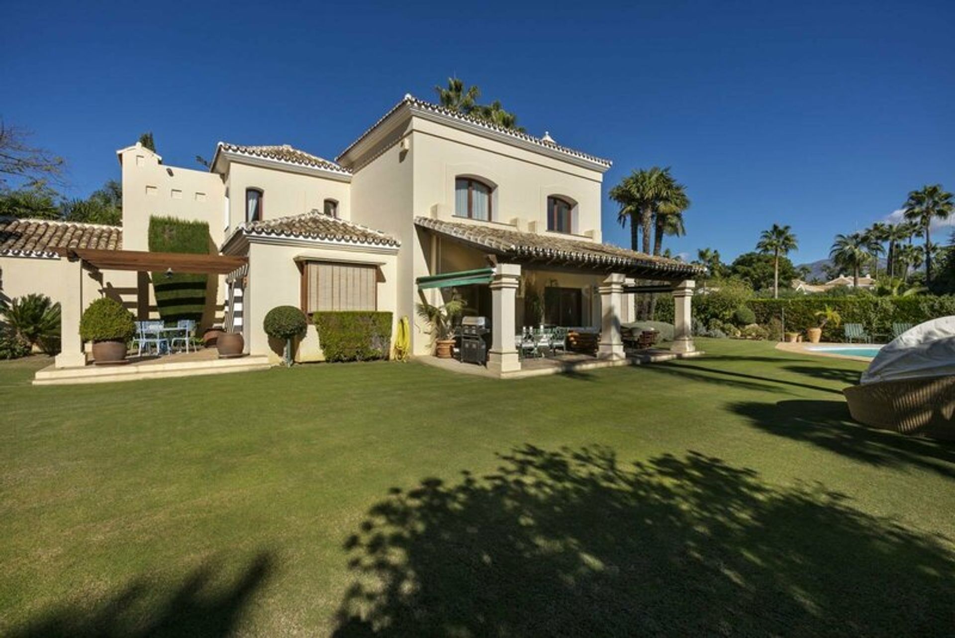 Huis in Estepona, Andalucía 11257737