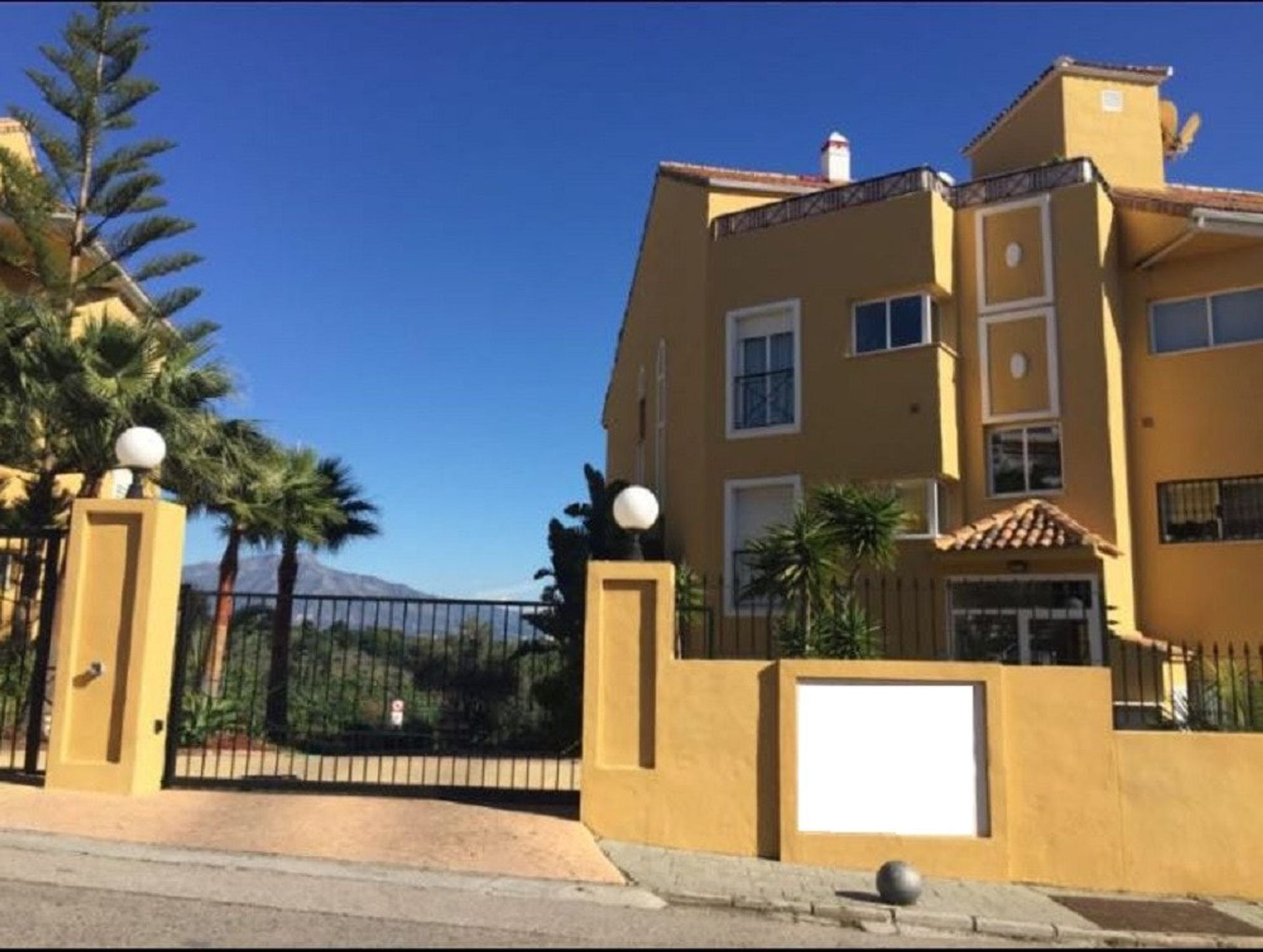 Condominio nel Estepona, Andalusia 11257903