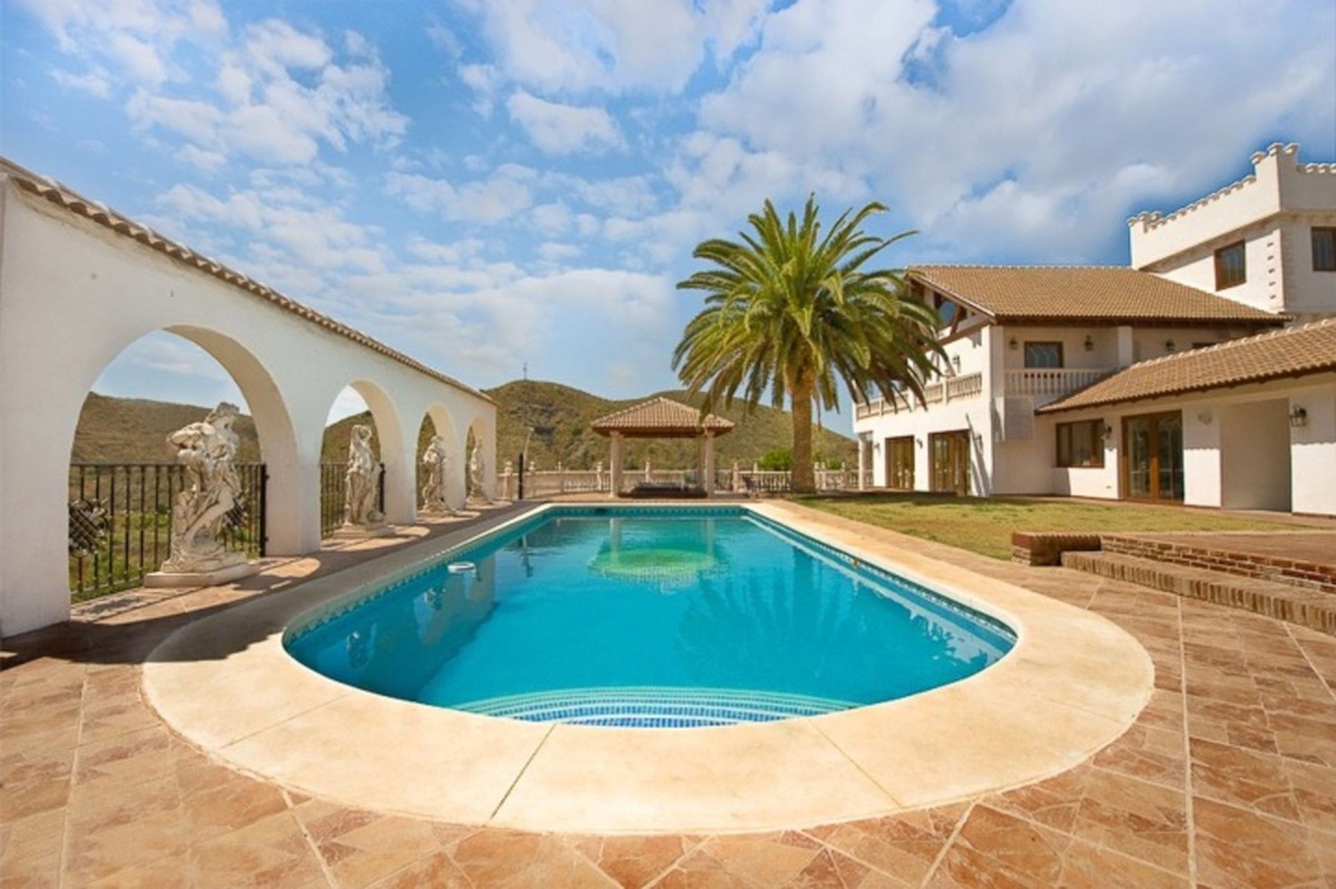 casa no Alhaurín el Grande, Andaluzia 11258901