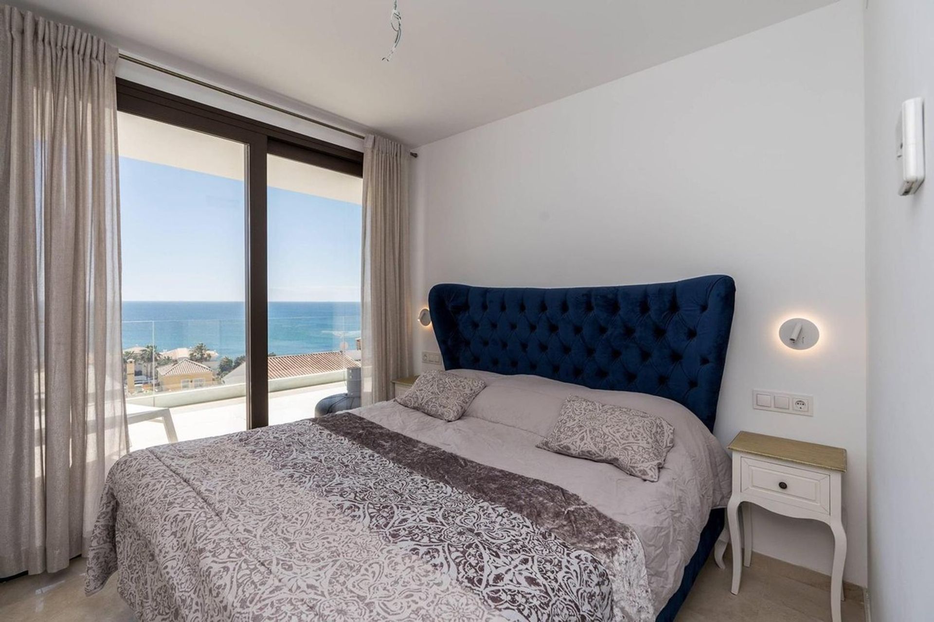 Будинок в Estepona, Andalucía 11259561