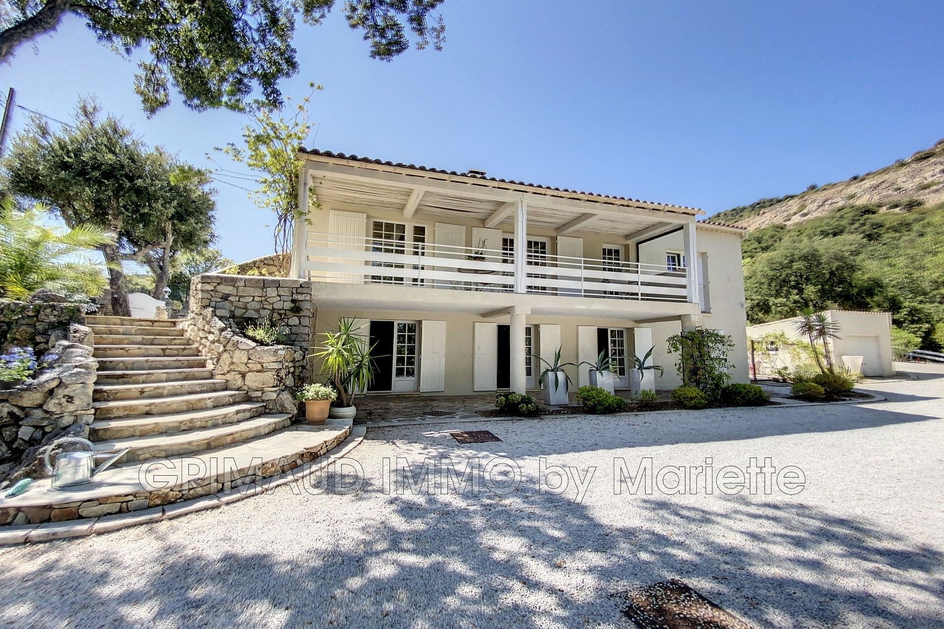 House in Le Plan-de-la-Tour, Provence-Alpes-Cote d'Azur 11261402