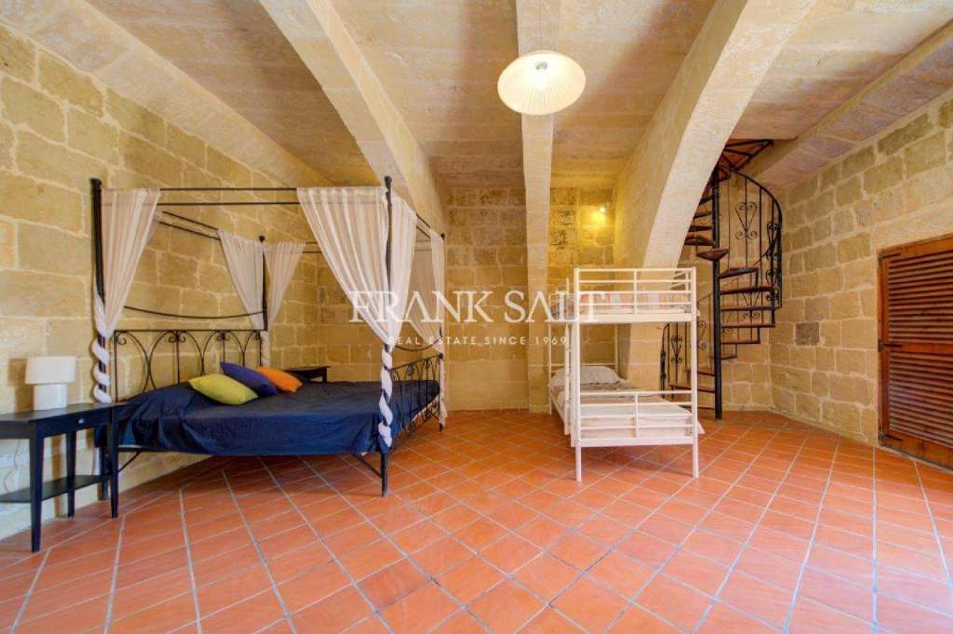 Hus i Għasri,  11263300