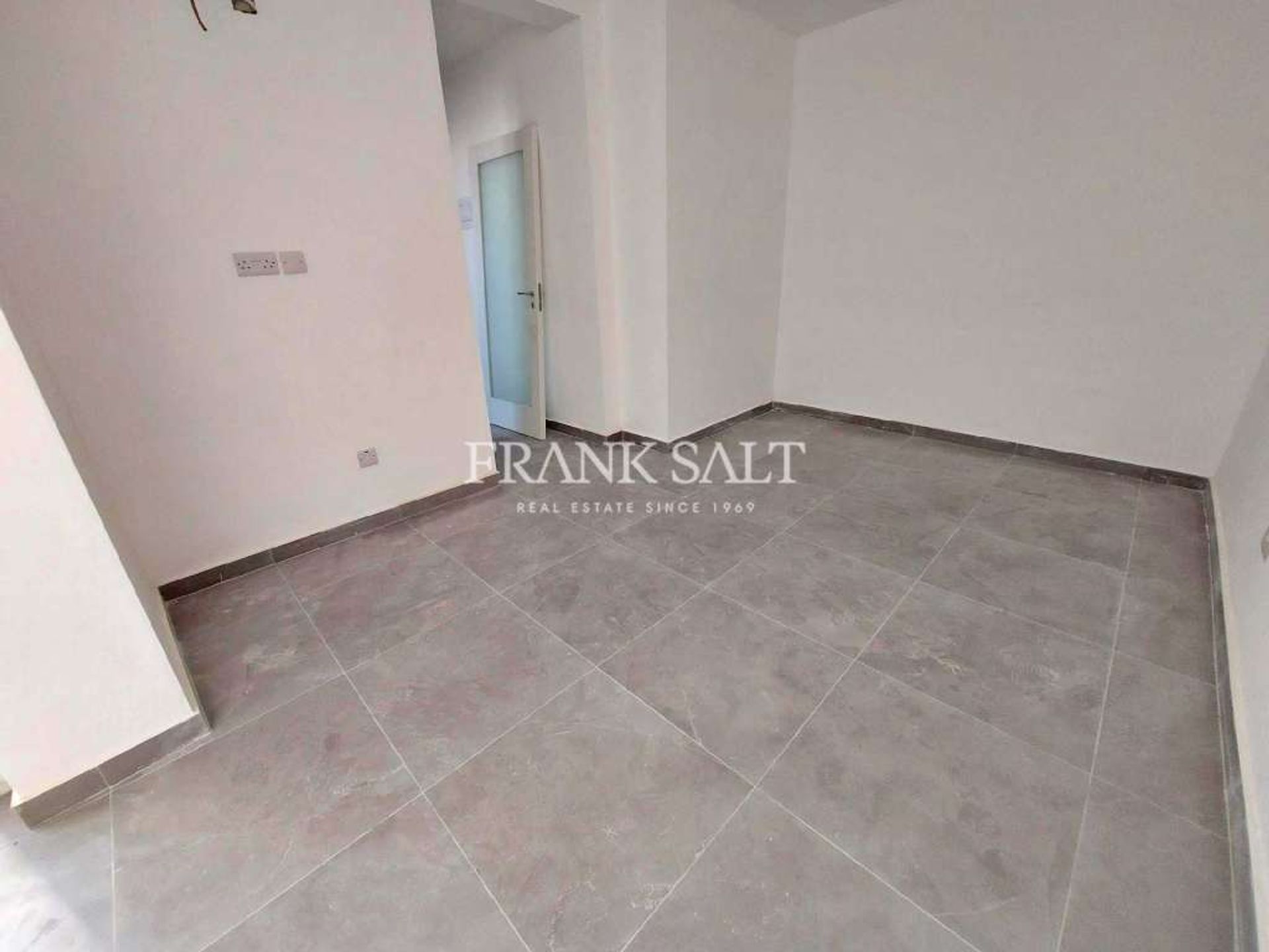 Condominium in San Giljan, San Giljan 11263348