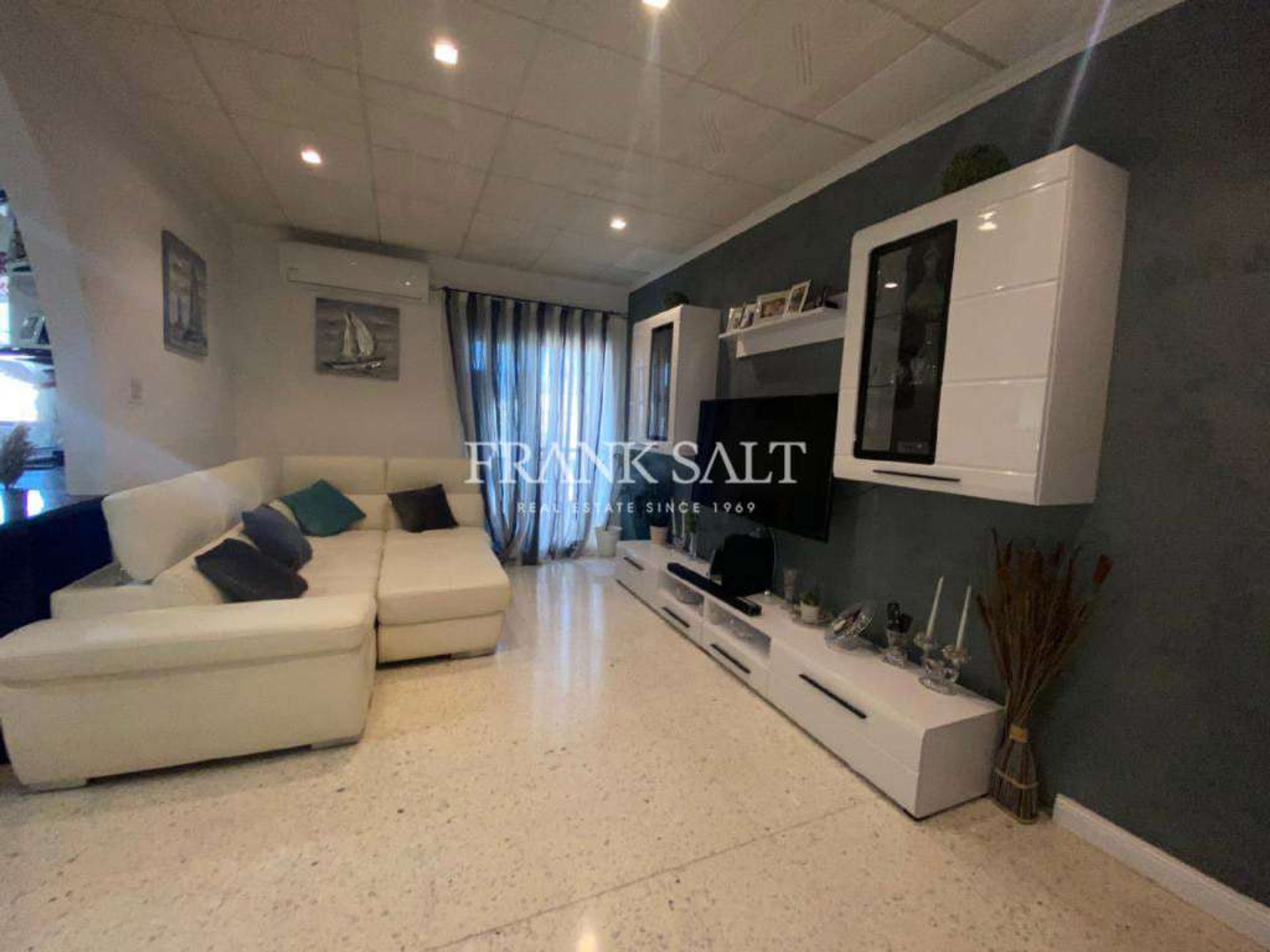 Condominio en Santa Venera,  11263488