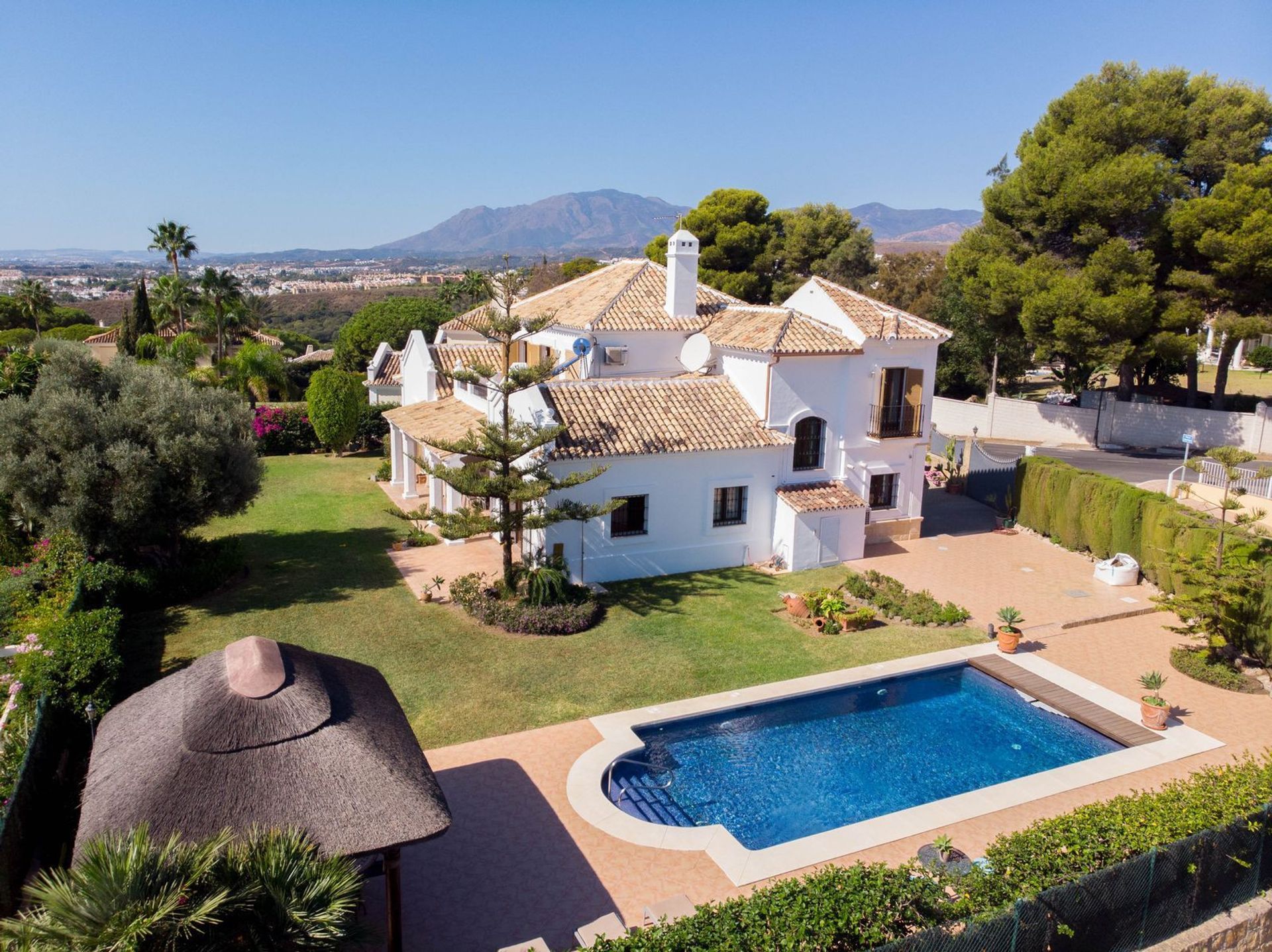 Rumah di Estepona, Andalusia 11266750