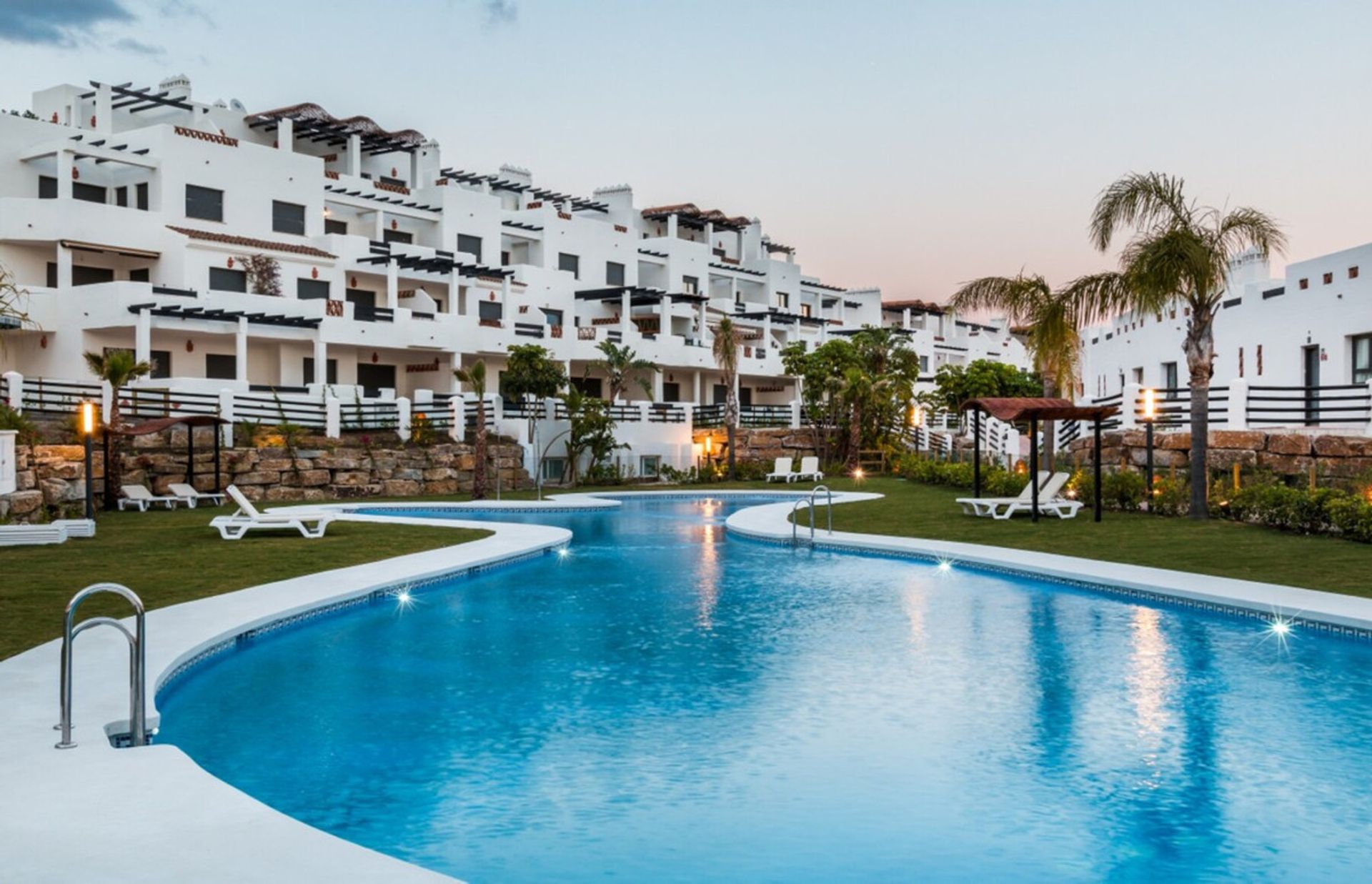 Condominium in Estepona, Andalucía 11267069