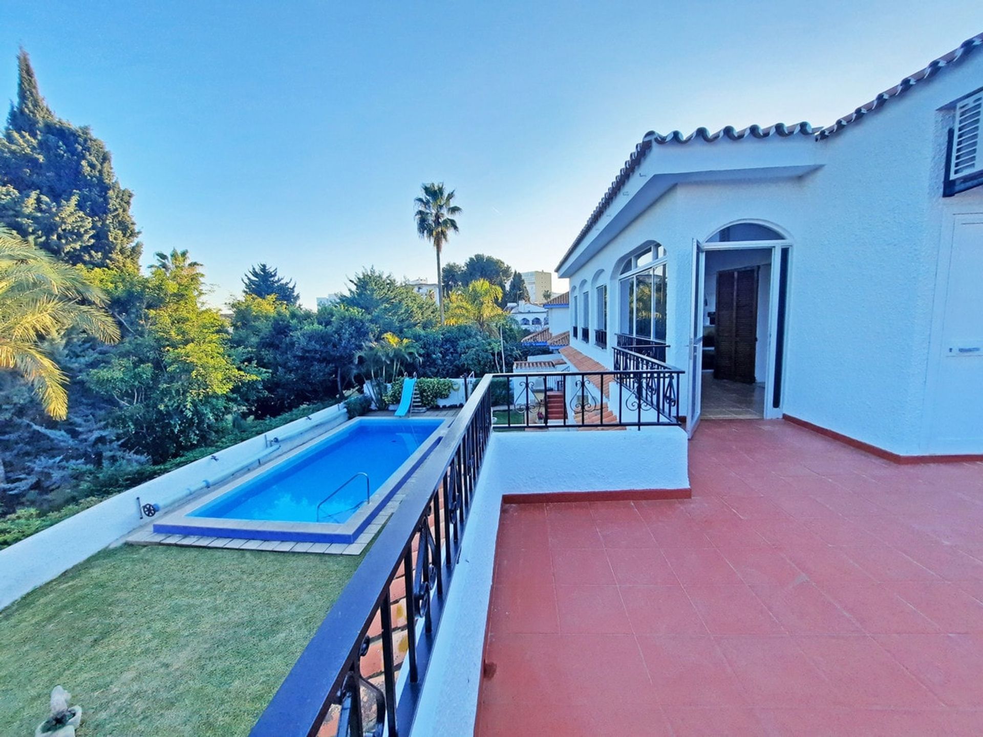 Casa nel Benalmádena, Andalucía 11270413