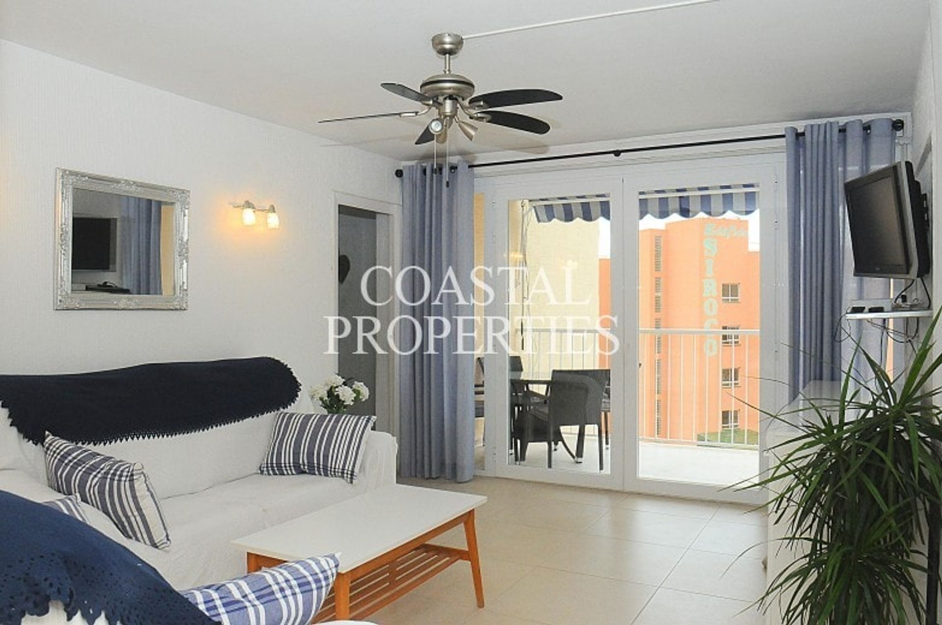 Condominium in Calvia, De Balearen 11271395