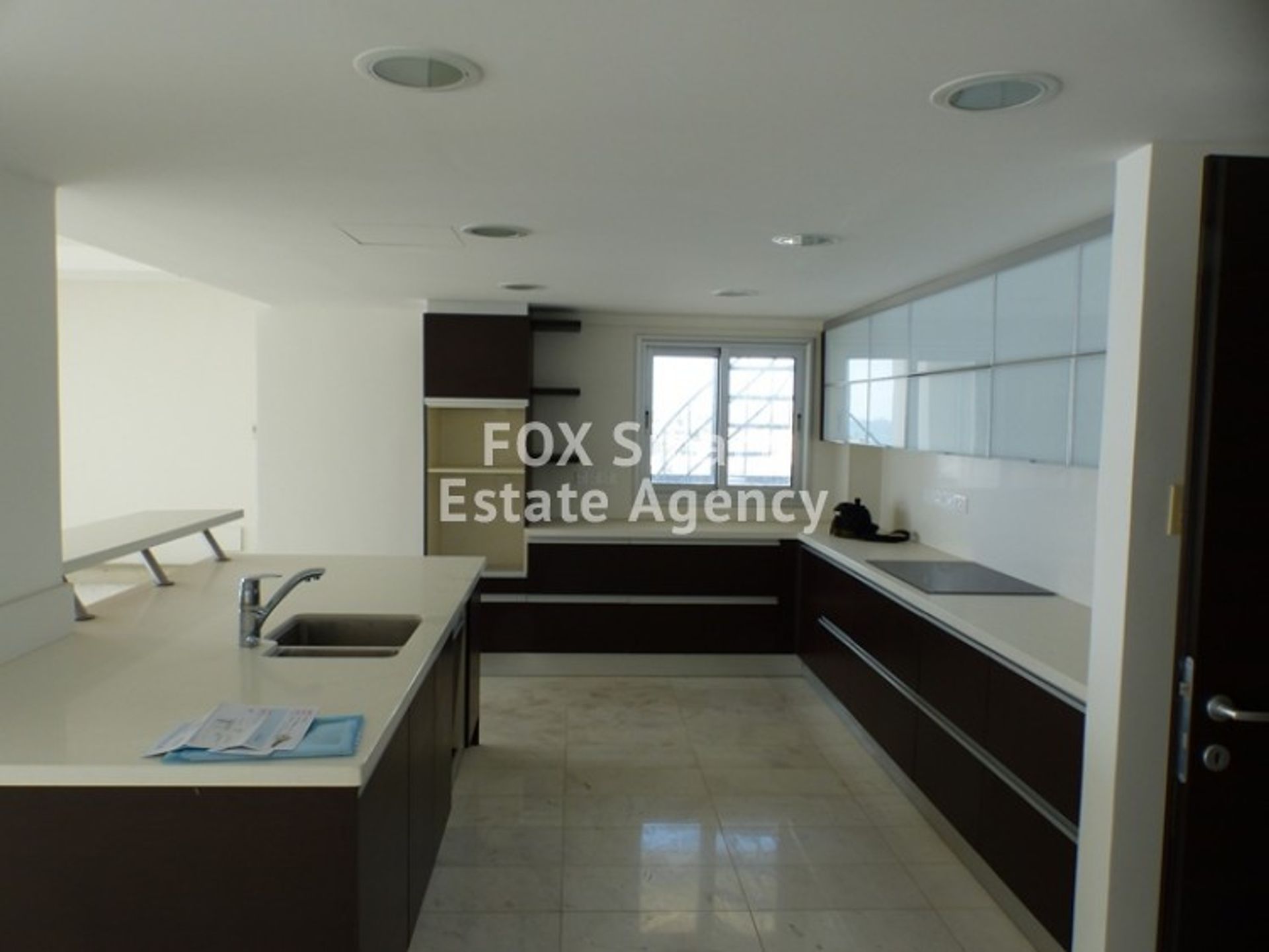 Condominium dans Agios Tychon, Limassol 11275281