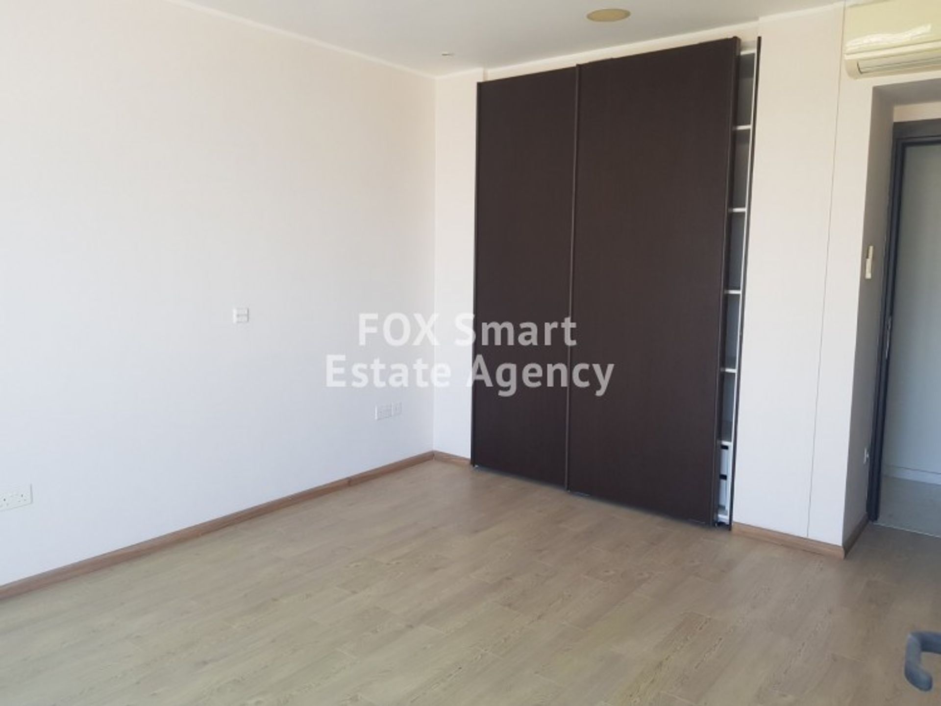 Condominium dans Agios Tychon, Limassol 11275281