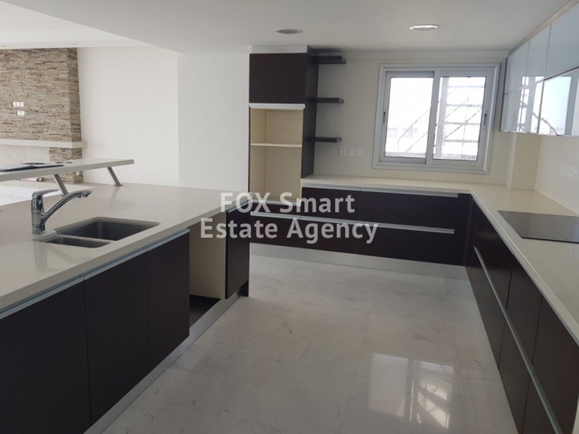 Condominium dans Agios Tychon, Limassol 11275281