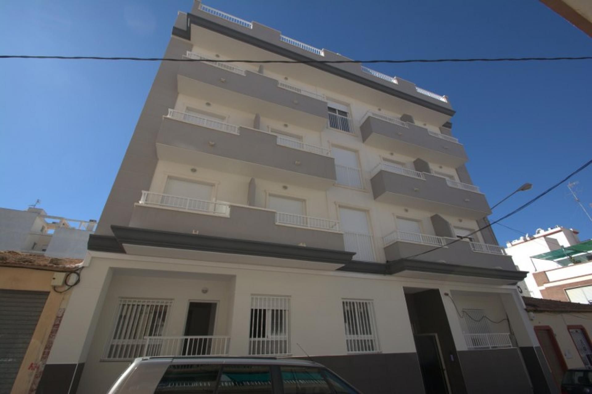 Condominium in Guardamar del Segura, Comunidad Valenciana 11276787