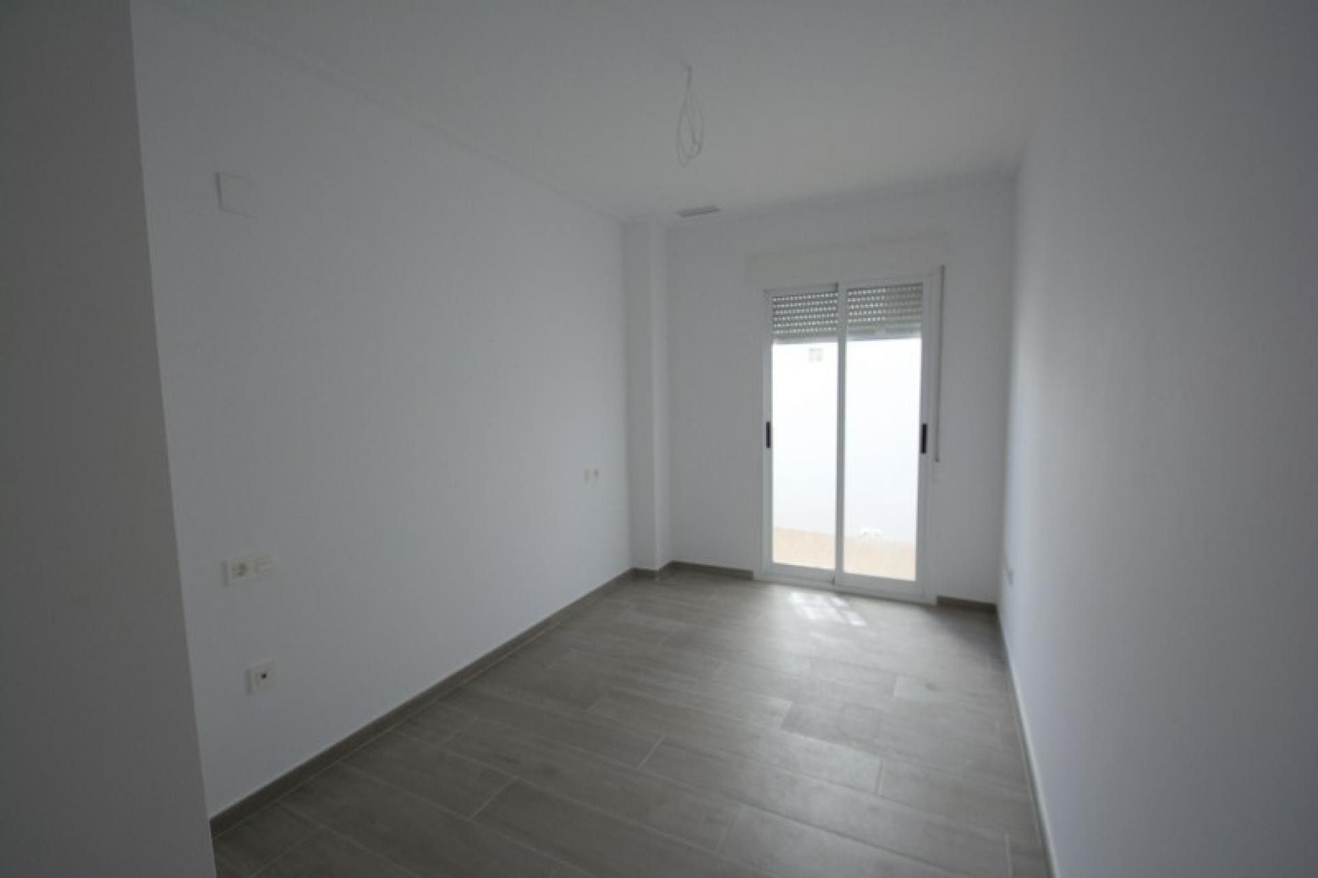 Condominium in Guardamar del Segura, Comunidad Valenciana 11276787