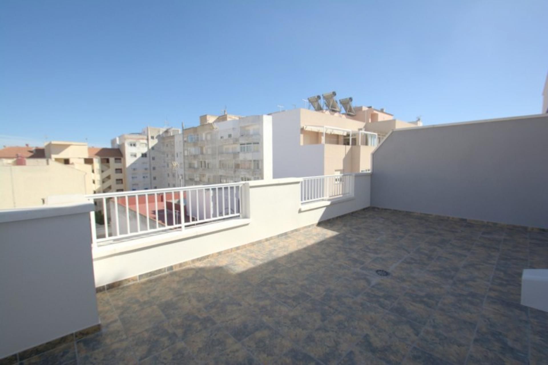 Condominium in Guardamar del Segura, Comunidad Valenciana 11276787