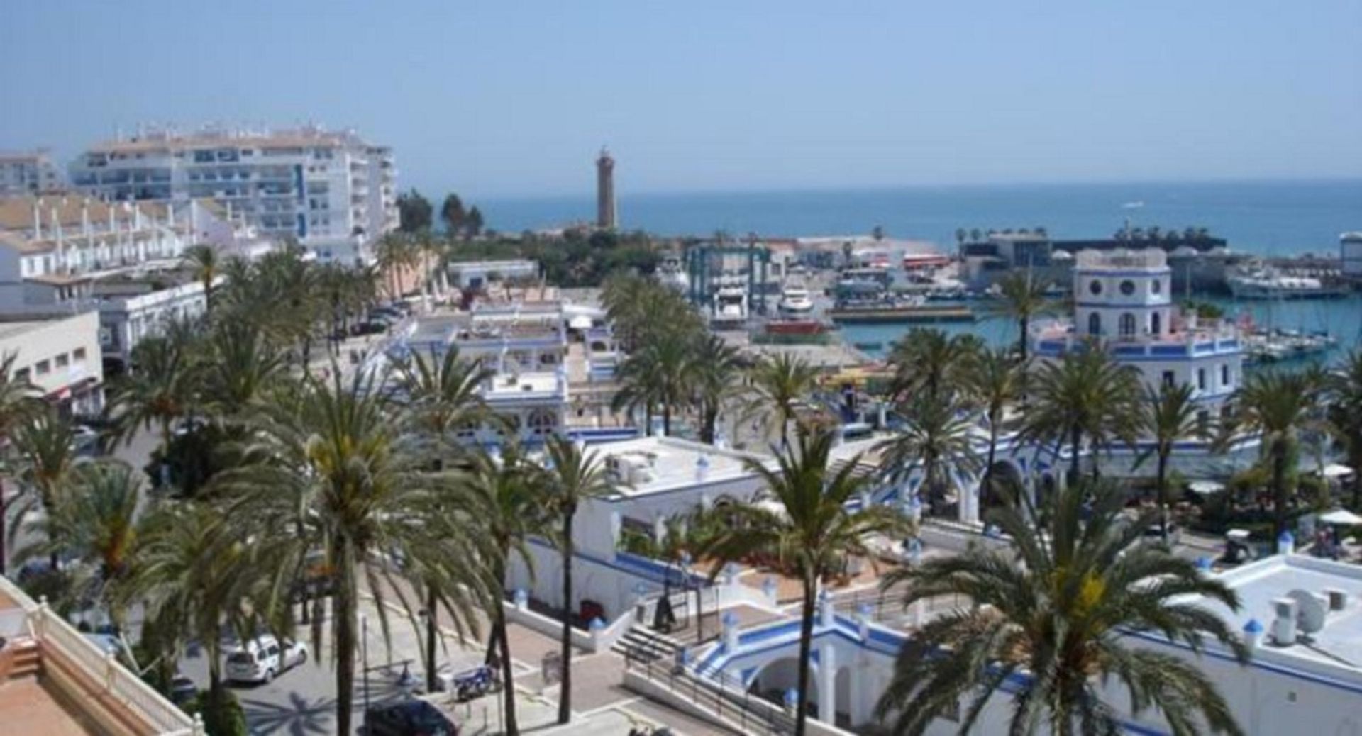 Eigentumswohnung im Estepona, Andalusien 11277047