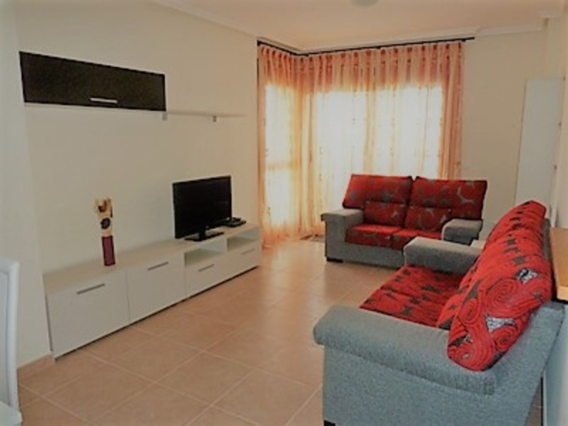 Condominium in Guardamar del Segura, Comunidad Valenciana 11277725