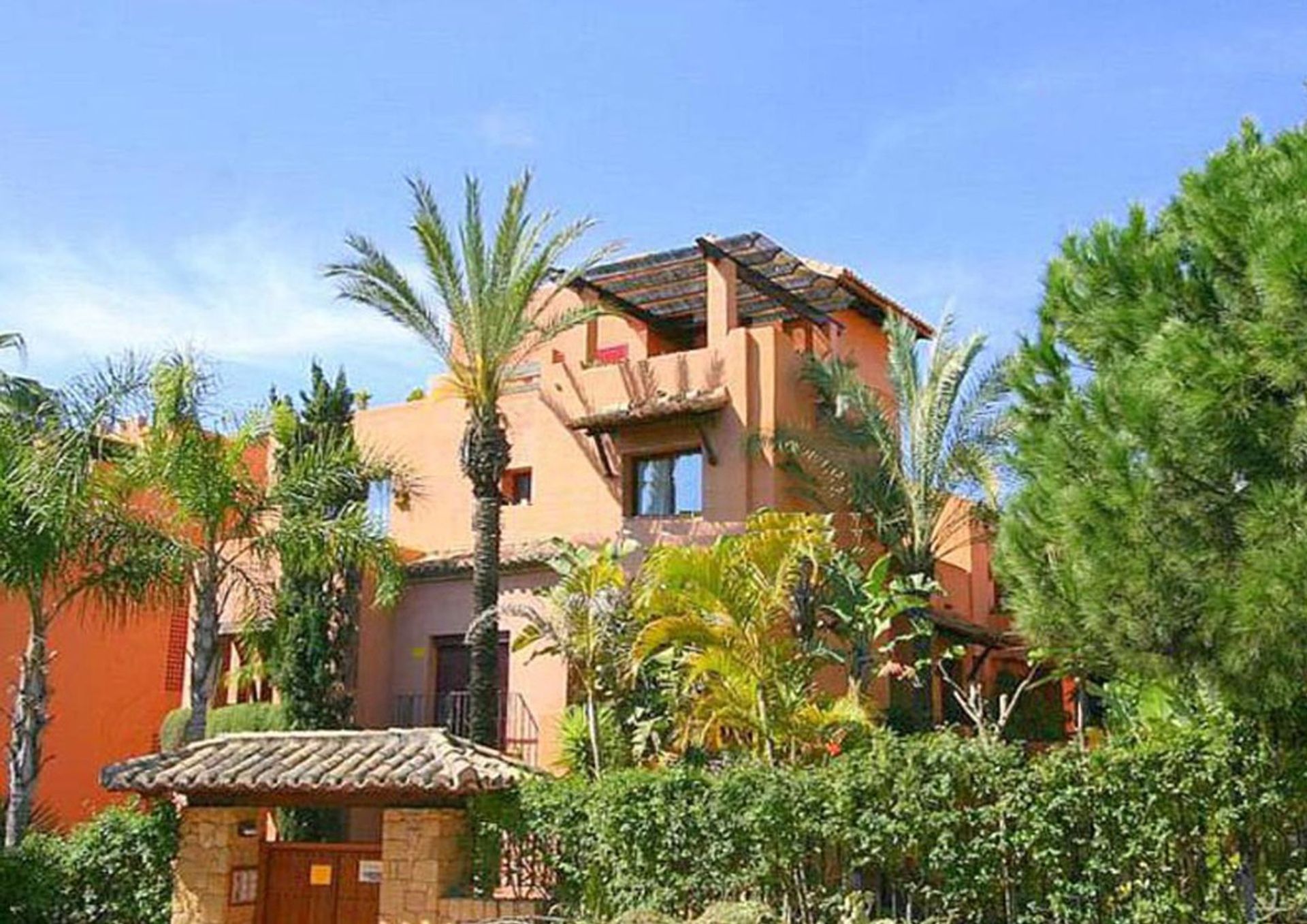 Condominium in Marbella, Andalucía 11278338