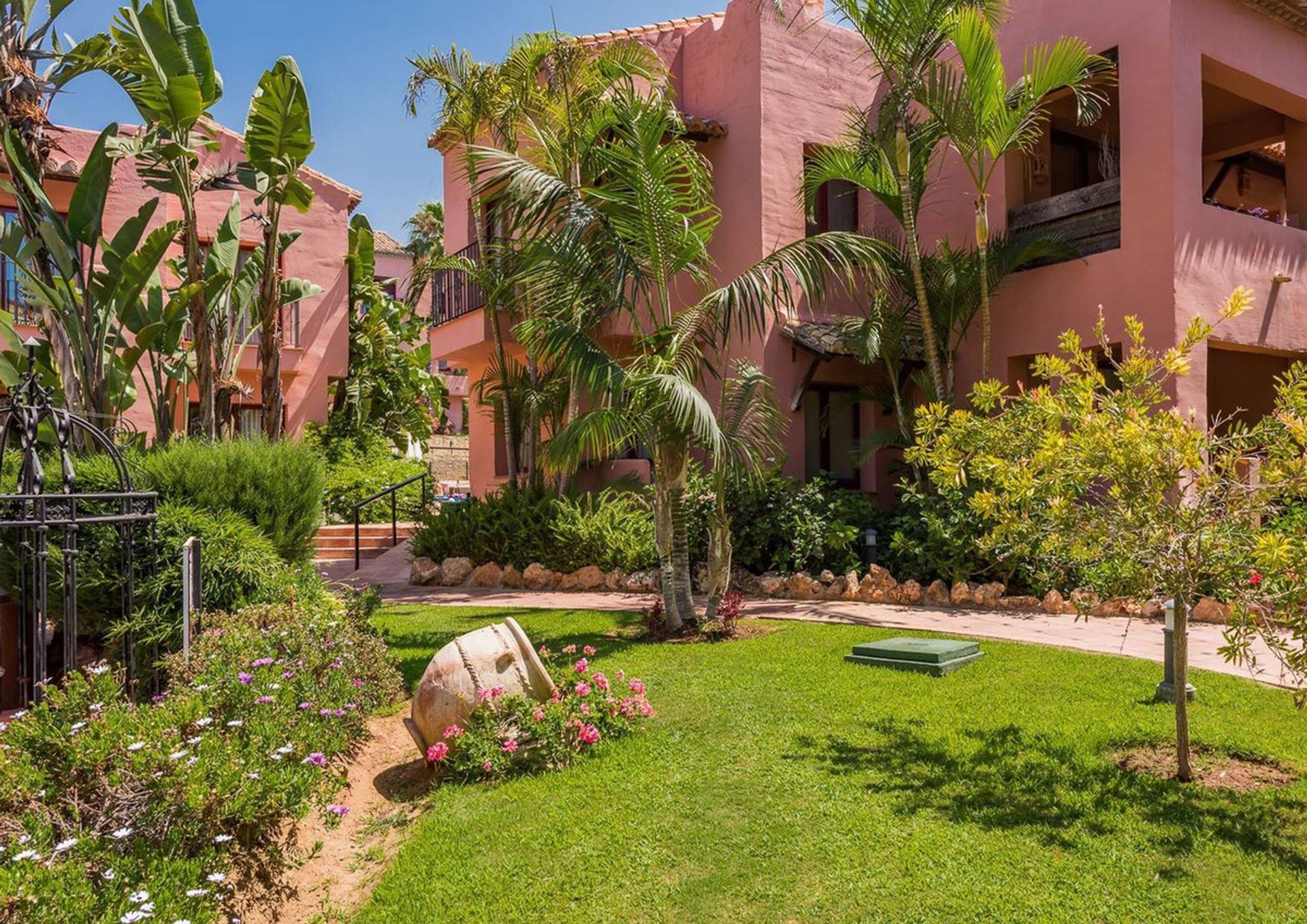 Condominium in Marbella, Andalucía 11278338