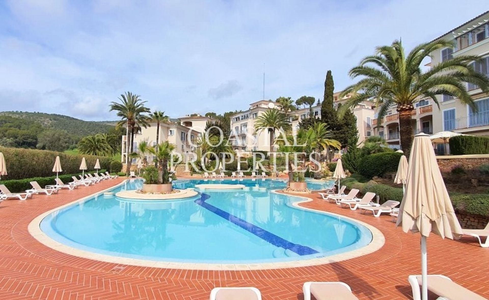 Condominium in La Bonanova, Balearic Islands 11278382