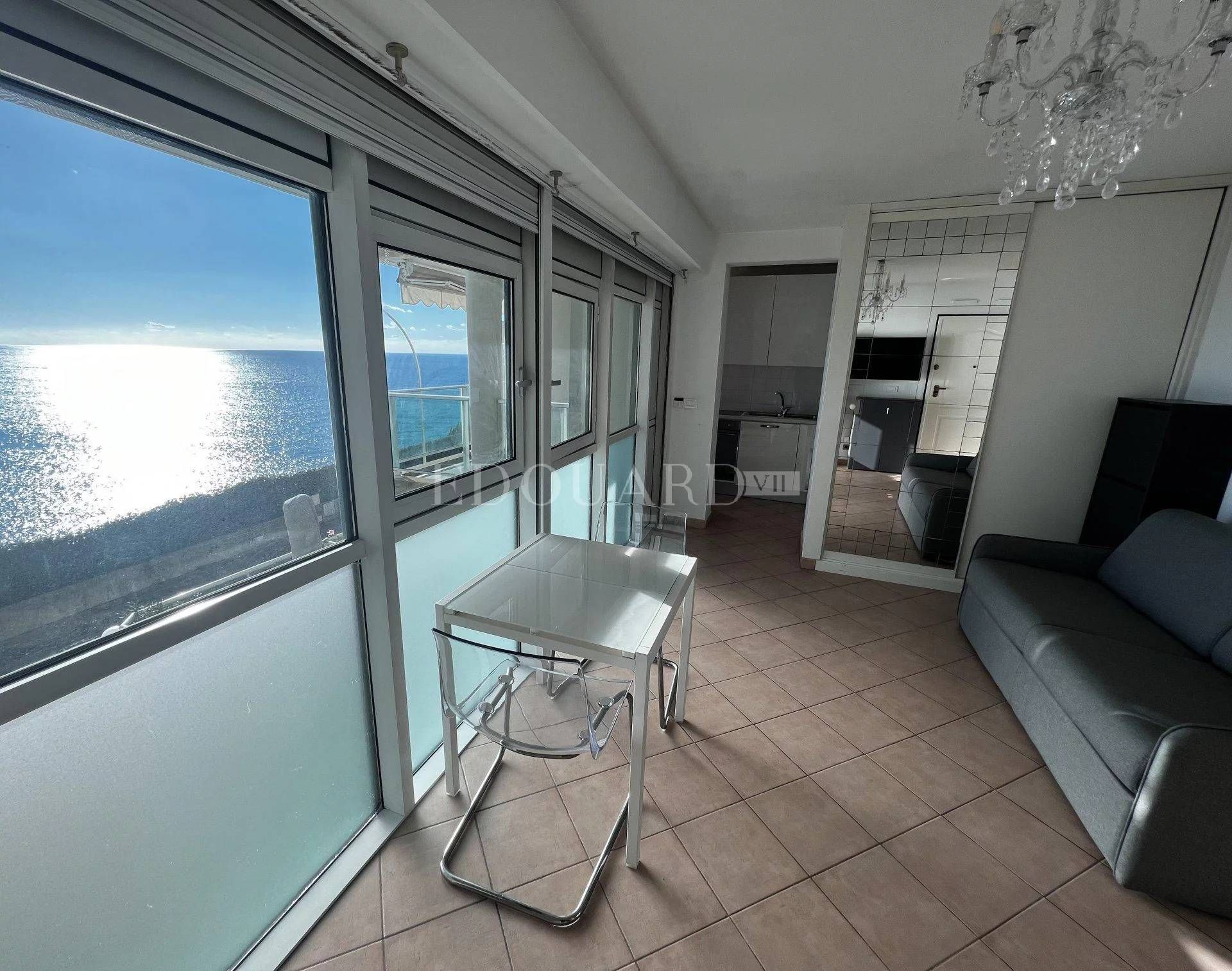 Condominium dans Roquebrune, Provence-Alpes-Côte d'Azur 11278486