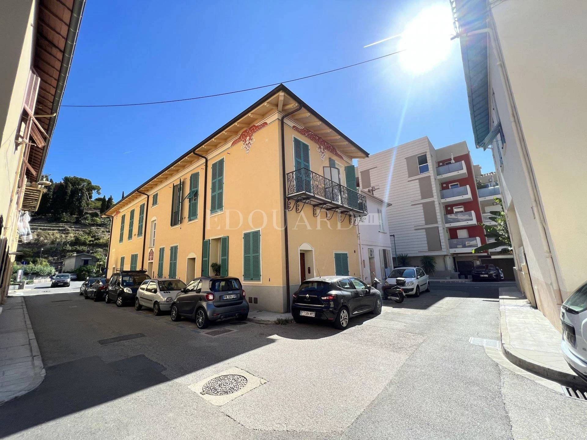 Condominium in Menton, Provence-Alpes-Côte d'Azur 11278544