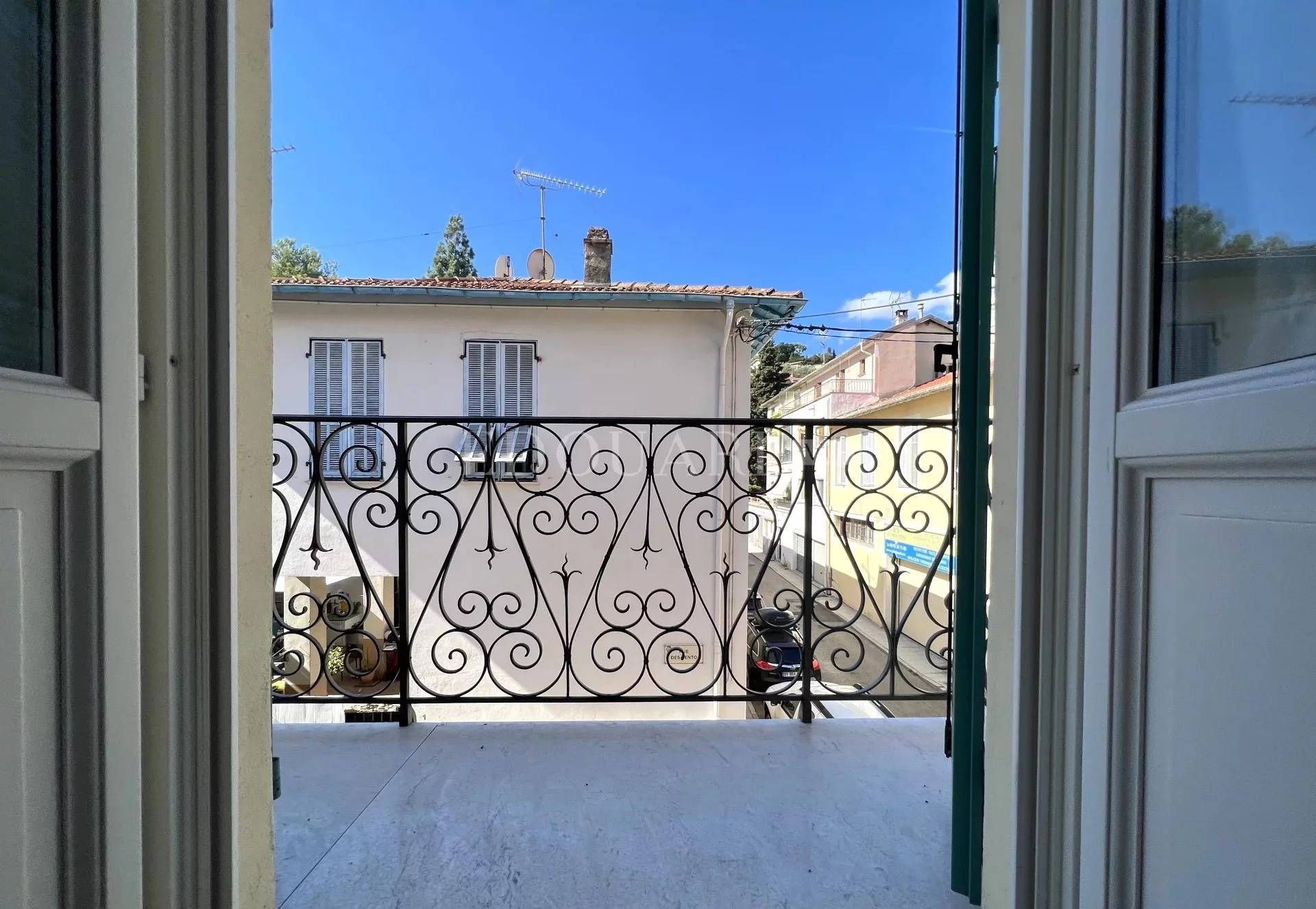 Condominium in Menton, Provence-Alpes-Cote d'Azur 11278567