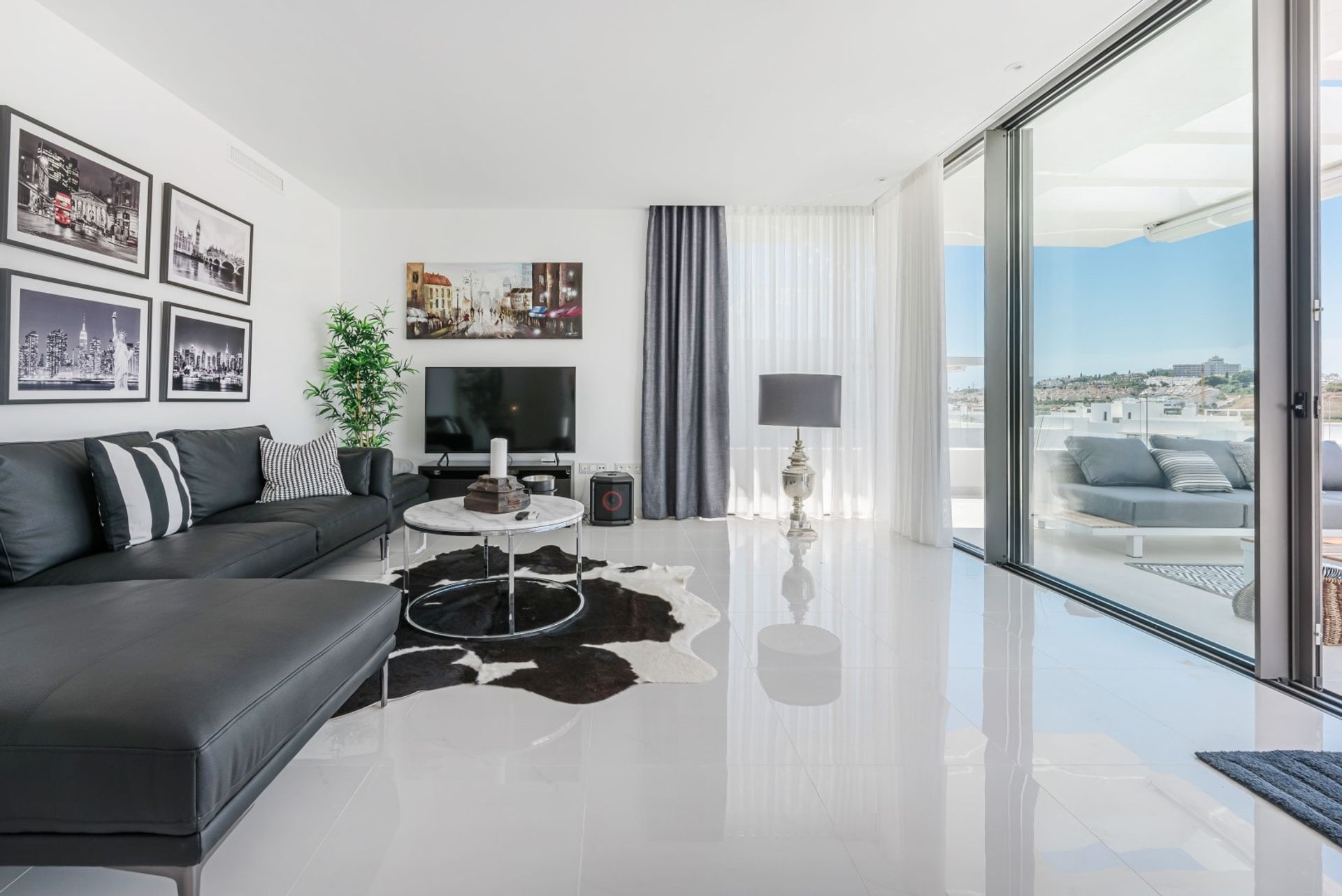 Condominium in Estepona, Andalusia 11278959