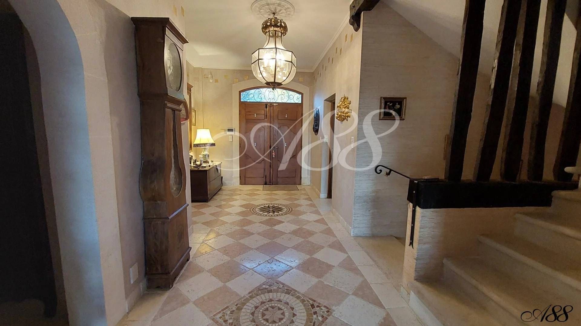 Rumah di Saint-Raphael, Provence-Alpes-Cote d'Azur 11279573