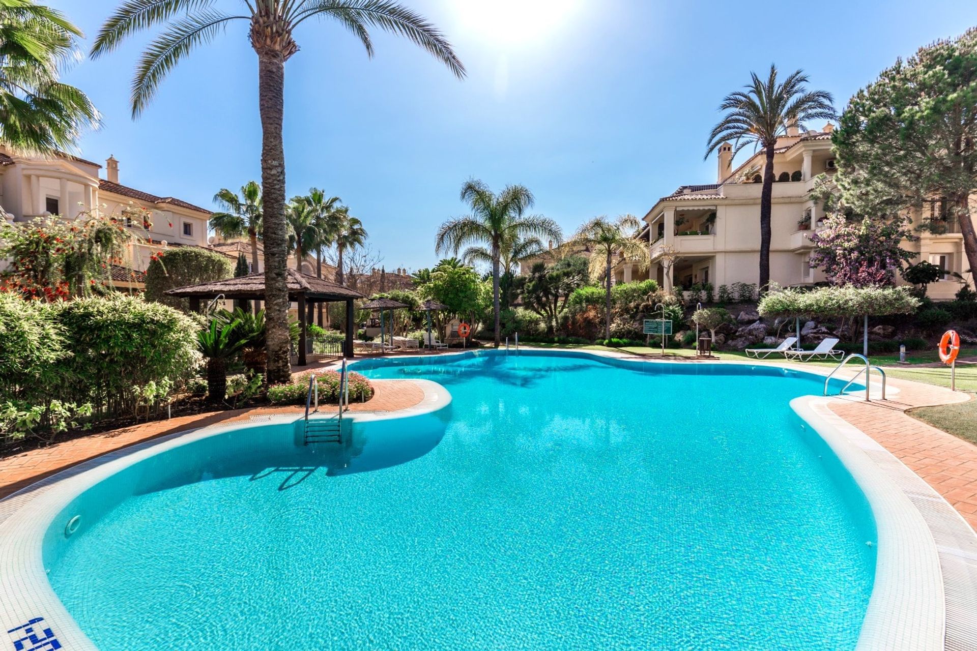 Condominium in Marbella, Andalucía 11279663