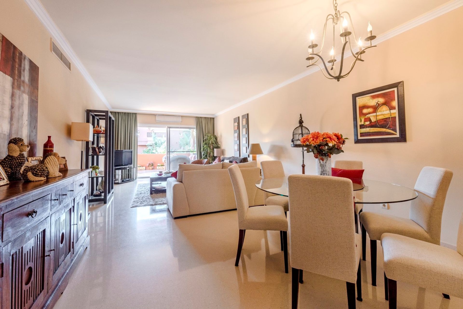 Condominium in Marbella, Andalucía 11279980