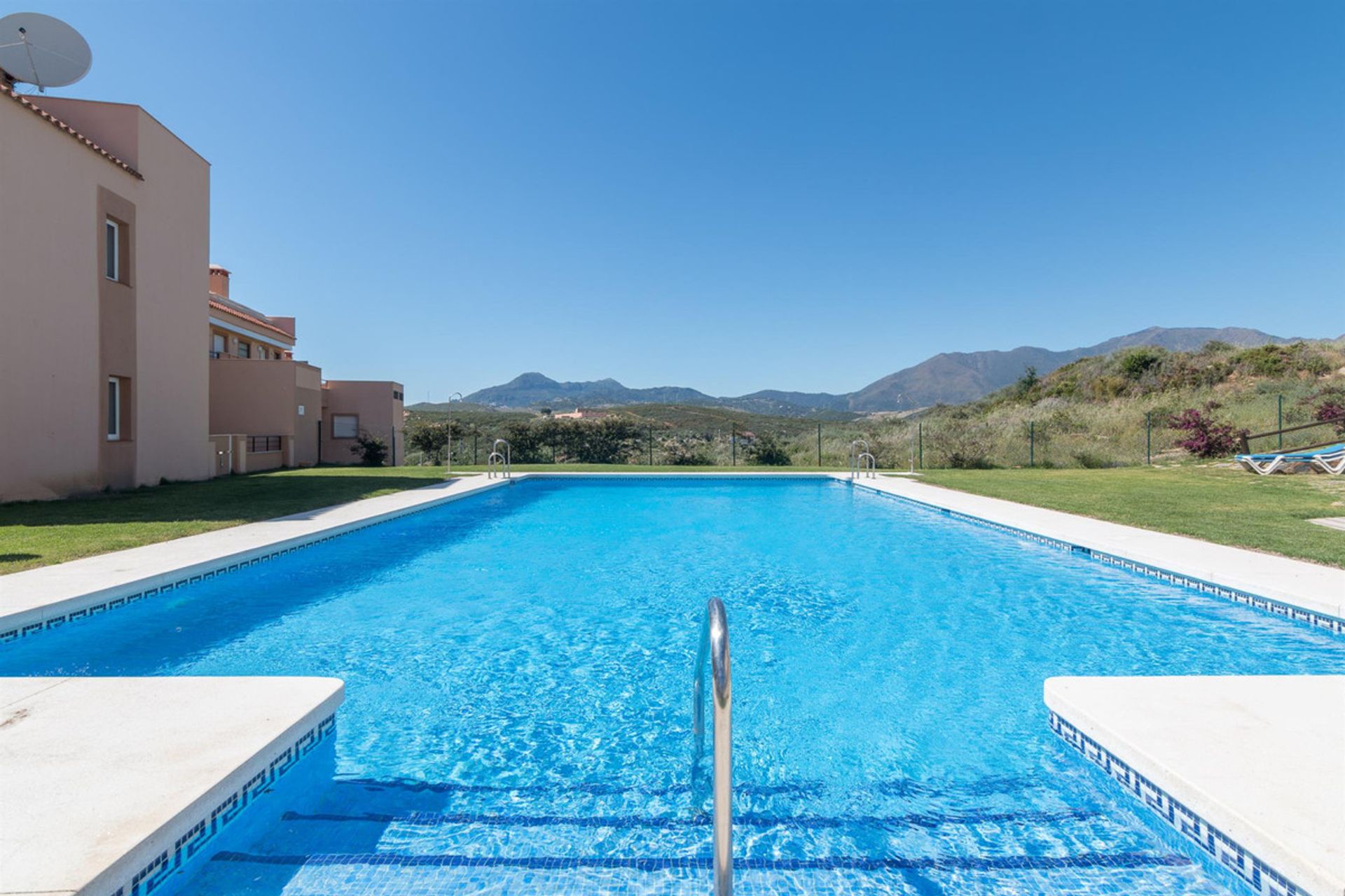 Condominio nel San Luis de Sabinillas, Andalusia 11280801