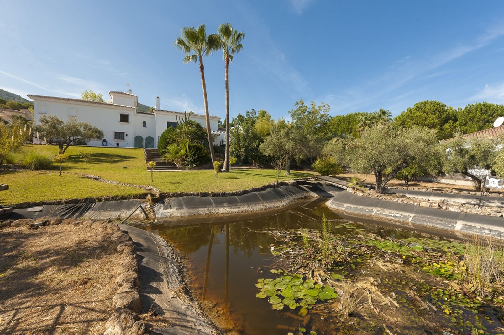 Casa nel Alhaurín el Grande, Andalucía 11283670