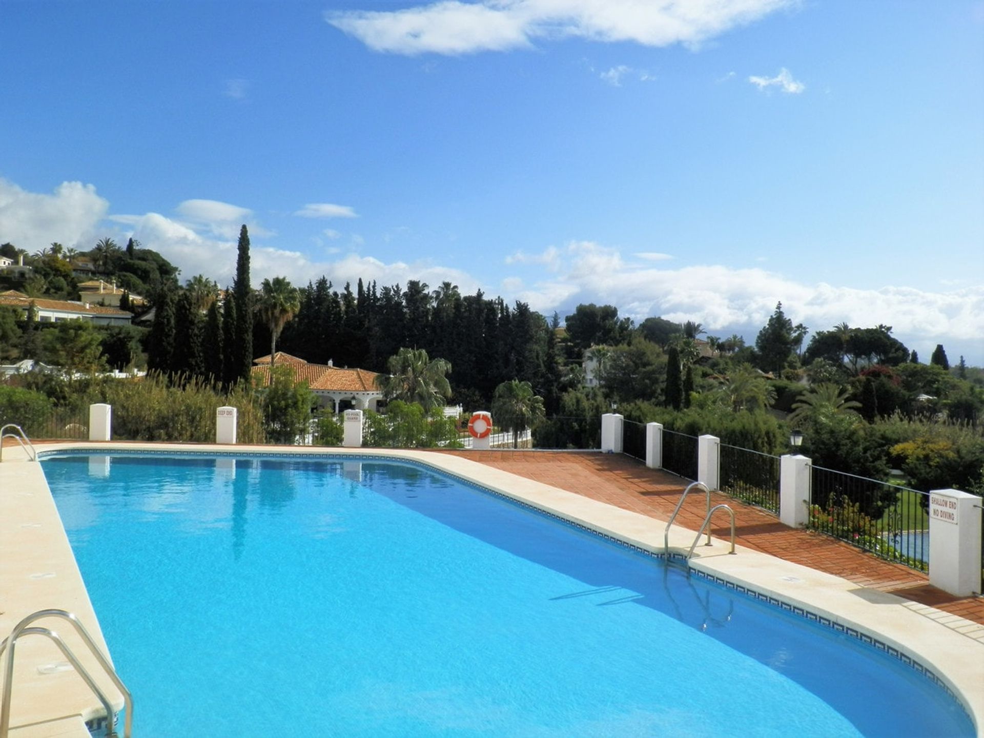 Condominium in Benahavis, Andalusië 11290196