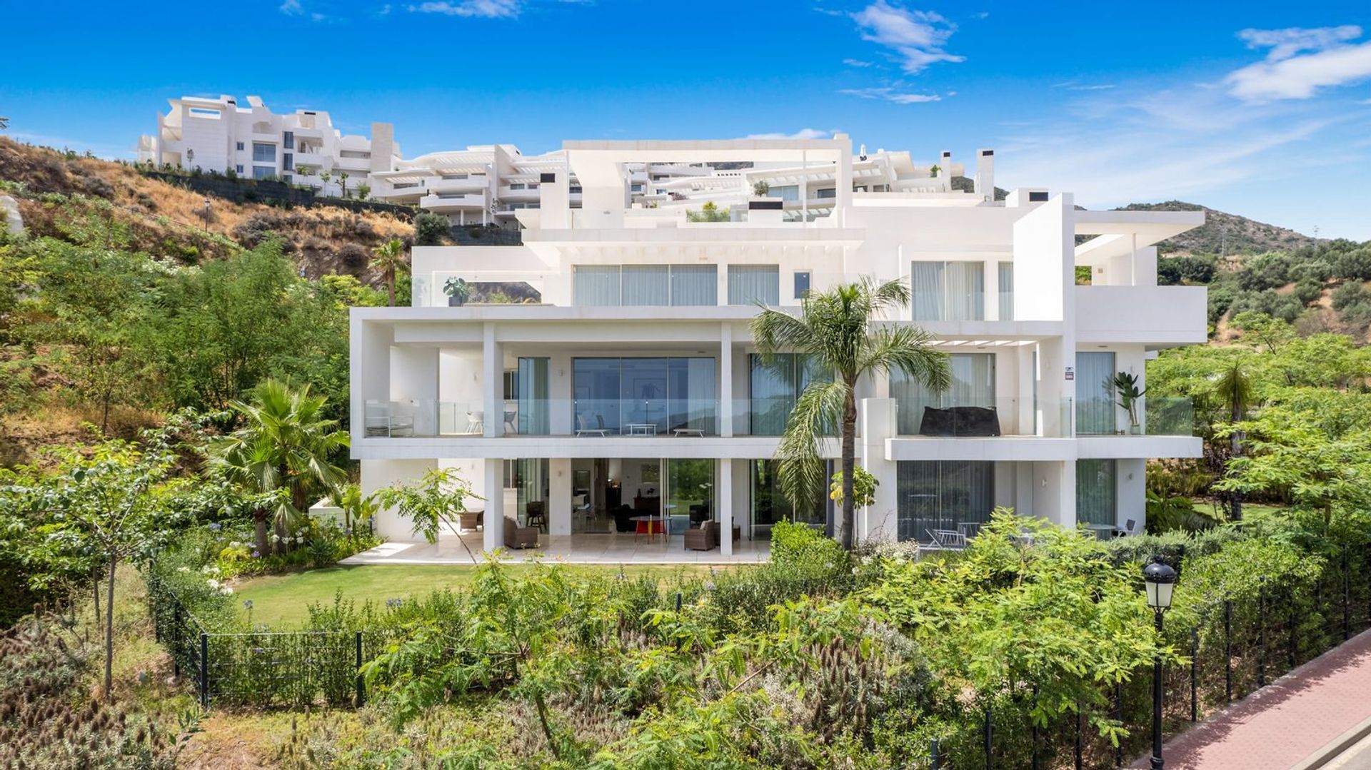 Condominium in Marbella, Andalucía 11292906