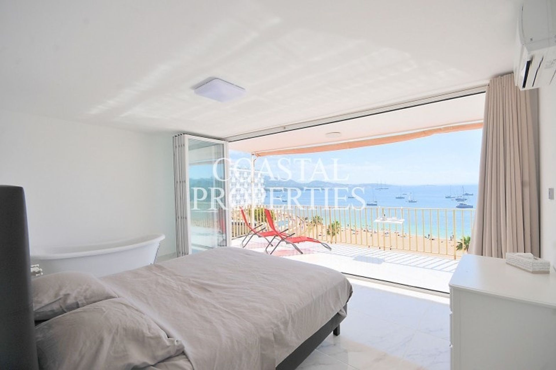 Condominium in Calvia, De Balearen 11293972