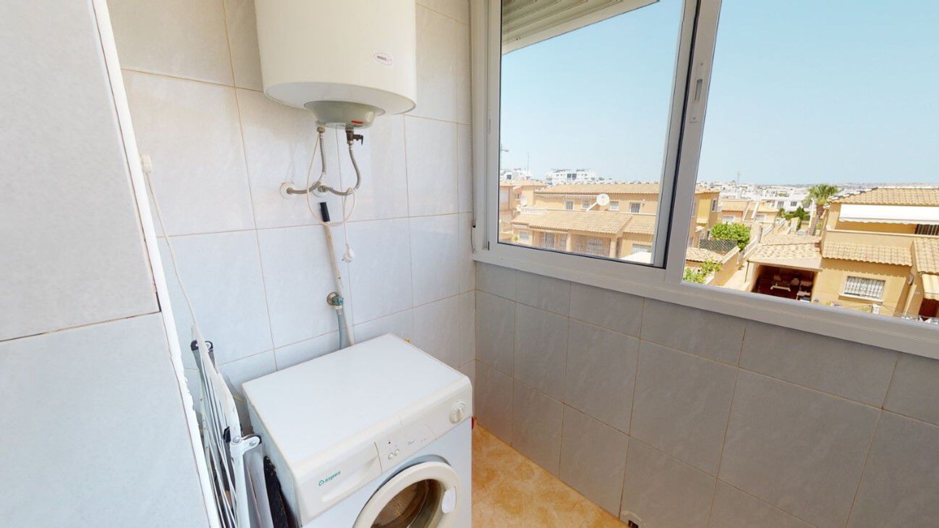 Condominium in Orihuela, Comunidad Valenciana 11295625