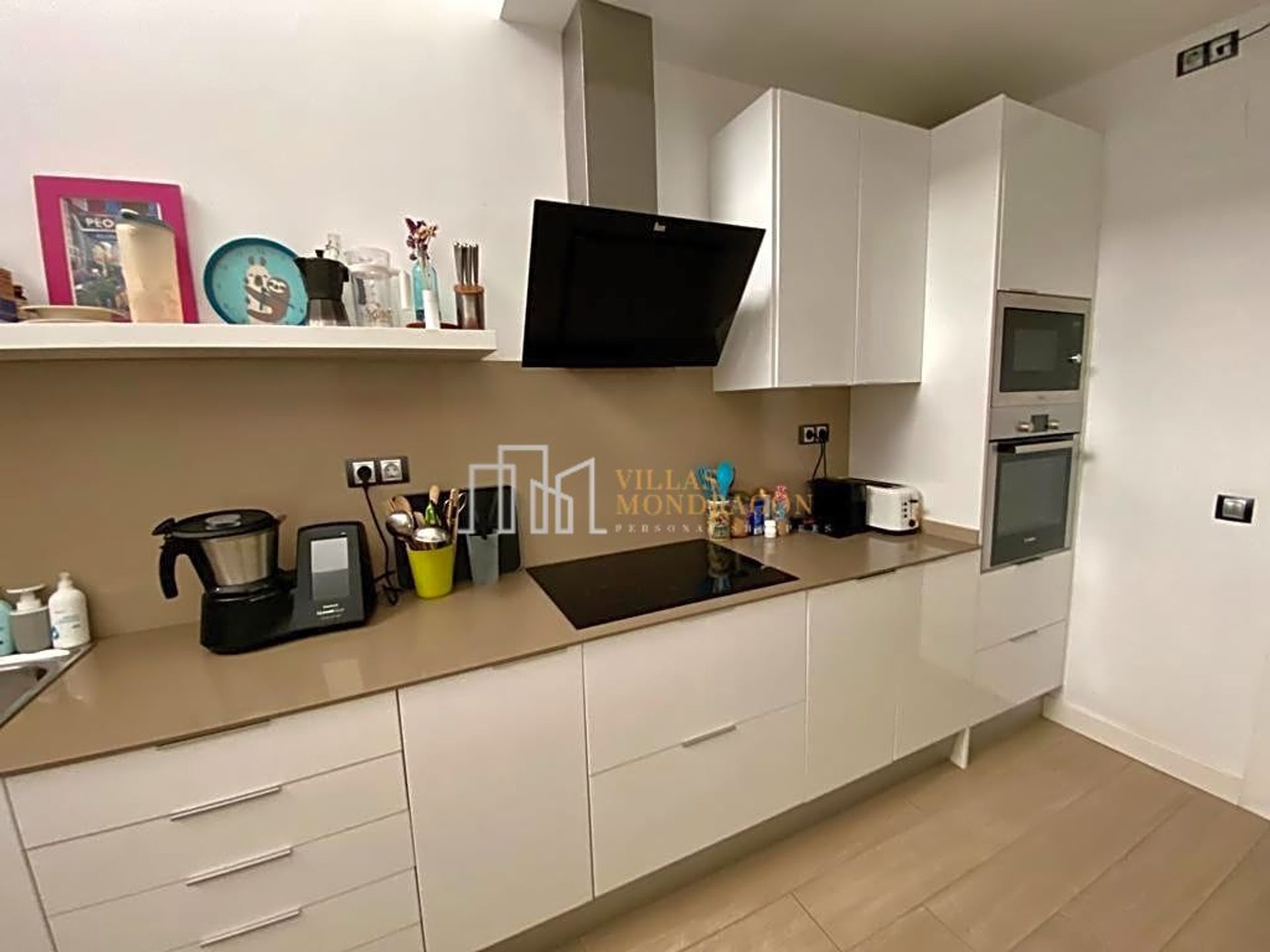 Condominium dans Barcelone, Catalogne 11295860