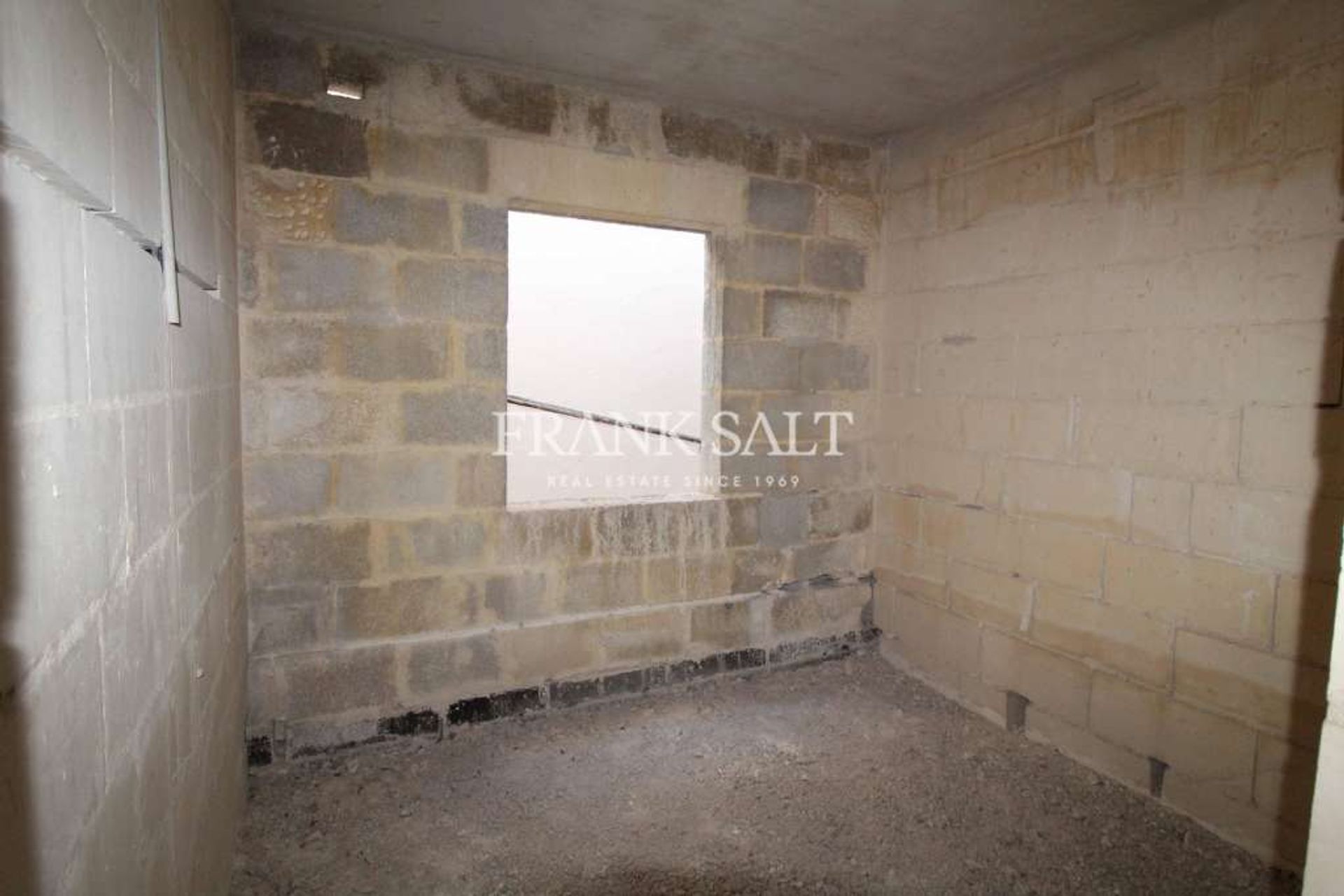 Condominium in Qormi,  11296230