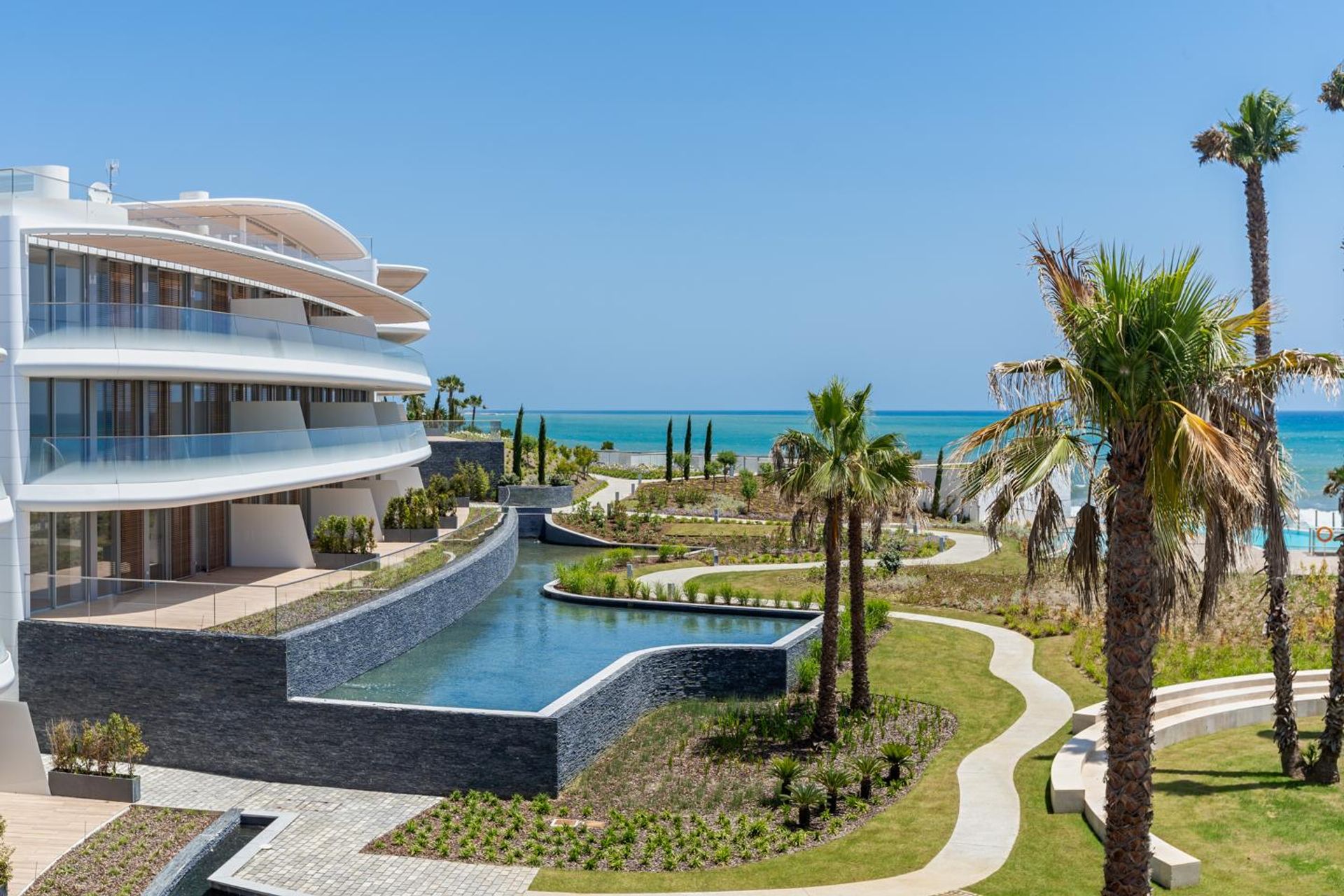 Condominium in Estepona, Andalucía 11296536