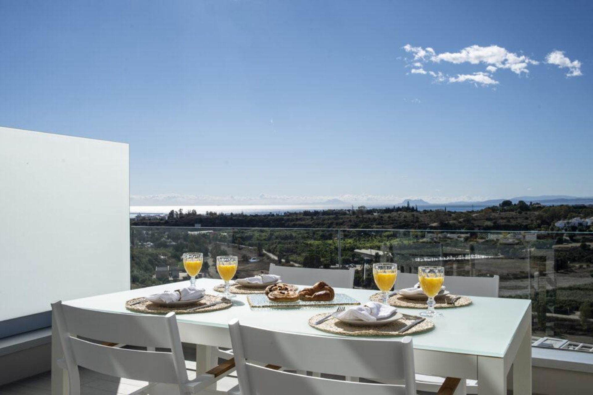 Condominium in Benahavis, Andalusia 11296544