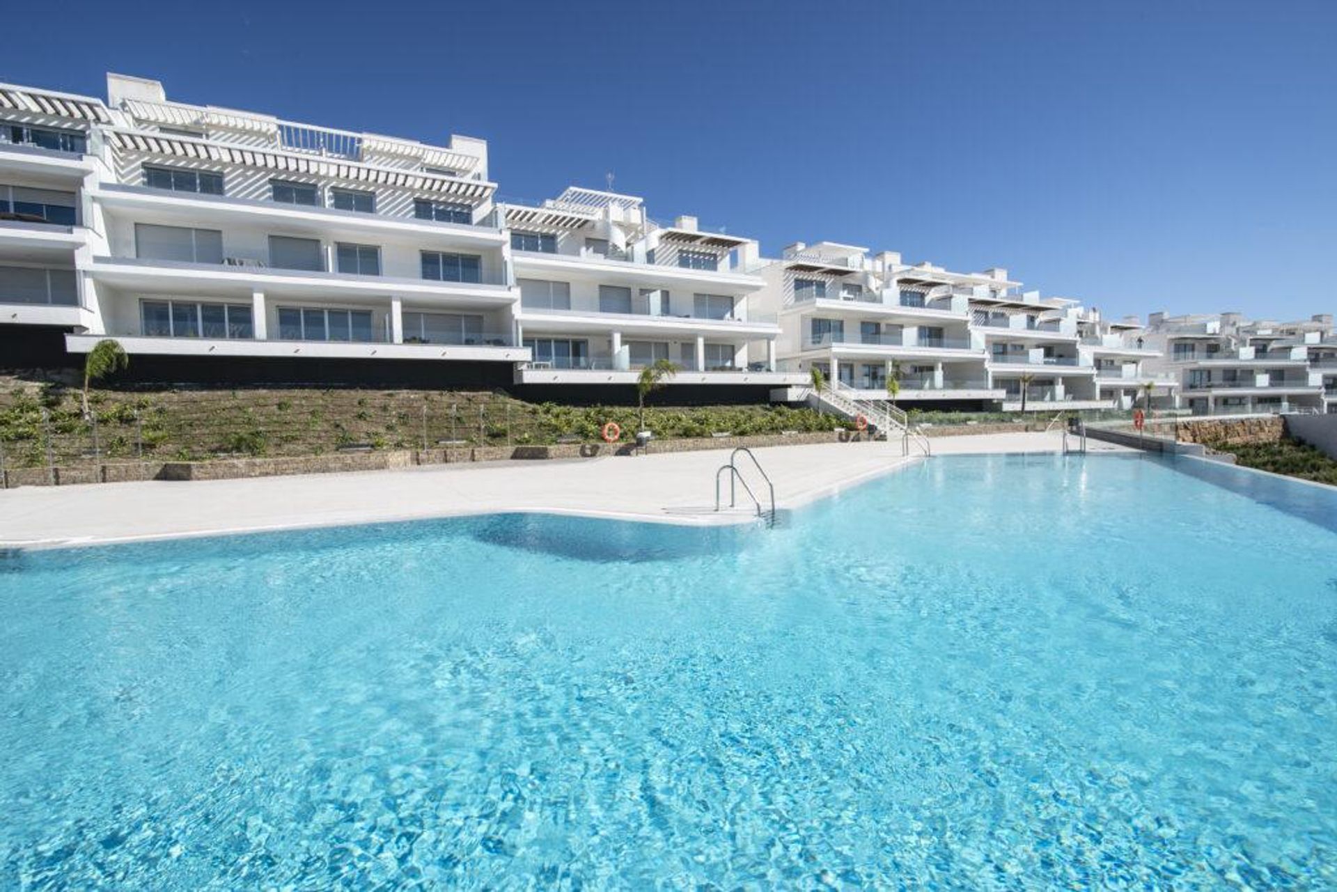 Condominium in Benahavis, Andalusia 11296544