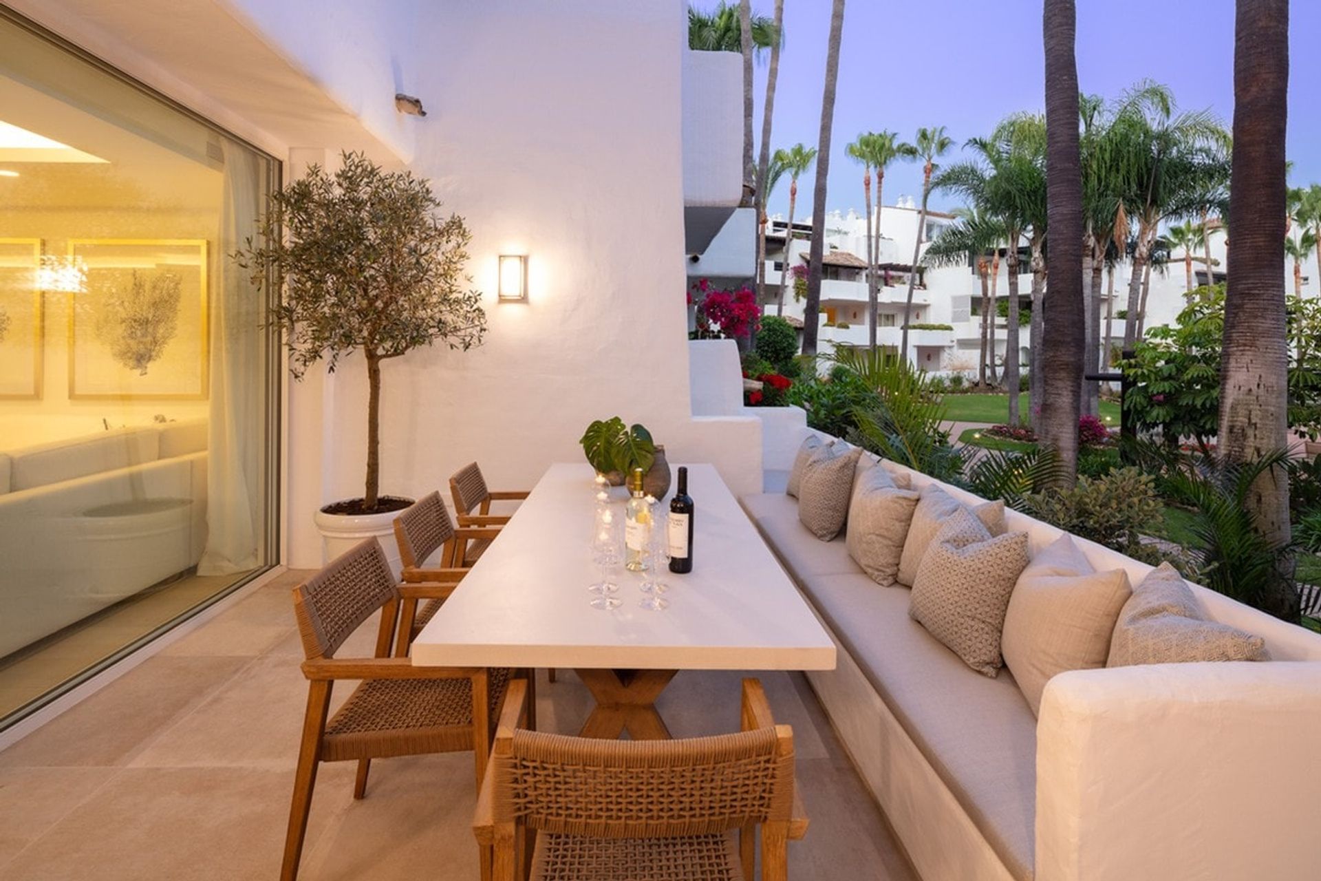 Condominium in Marbella, Andalucía 11298442