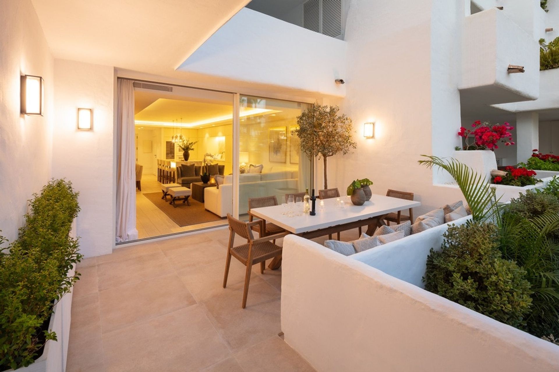 Condominium in Marbella, Andalucía 11298442