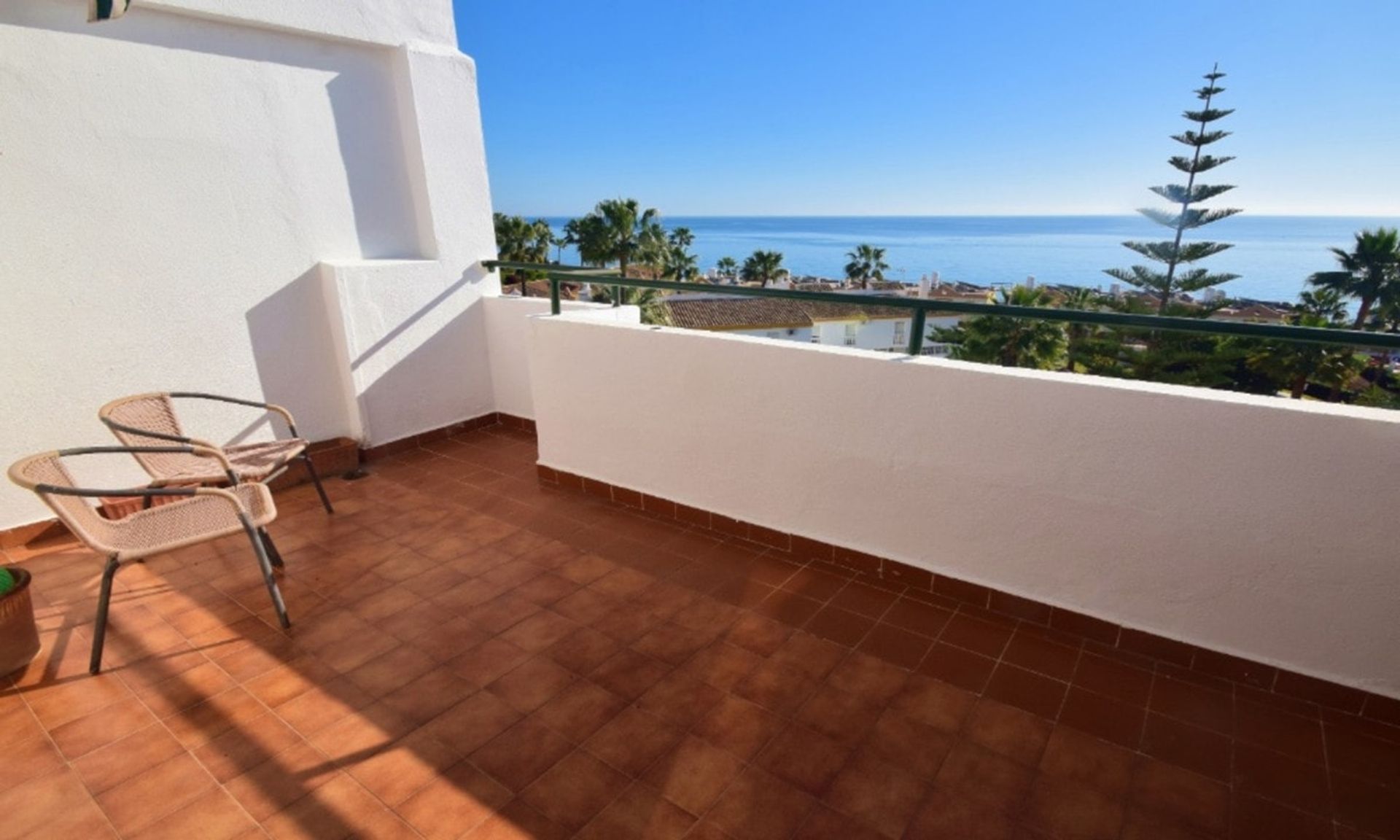 Condominium in Fuengirola, Andalusia 11299096